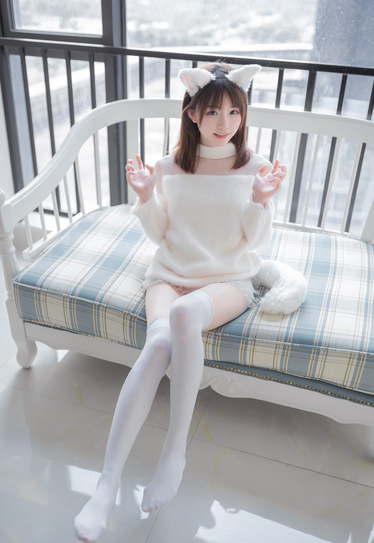 Hình ảnh cosplay HD siêu khiêu dâm của Kitarou với chân đẹp tất trắng quy mô lớn.
