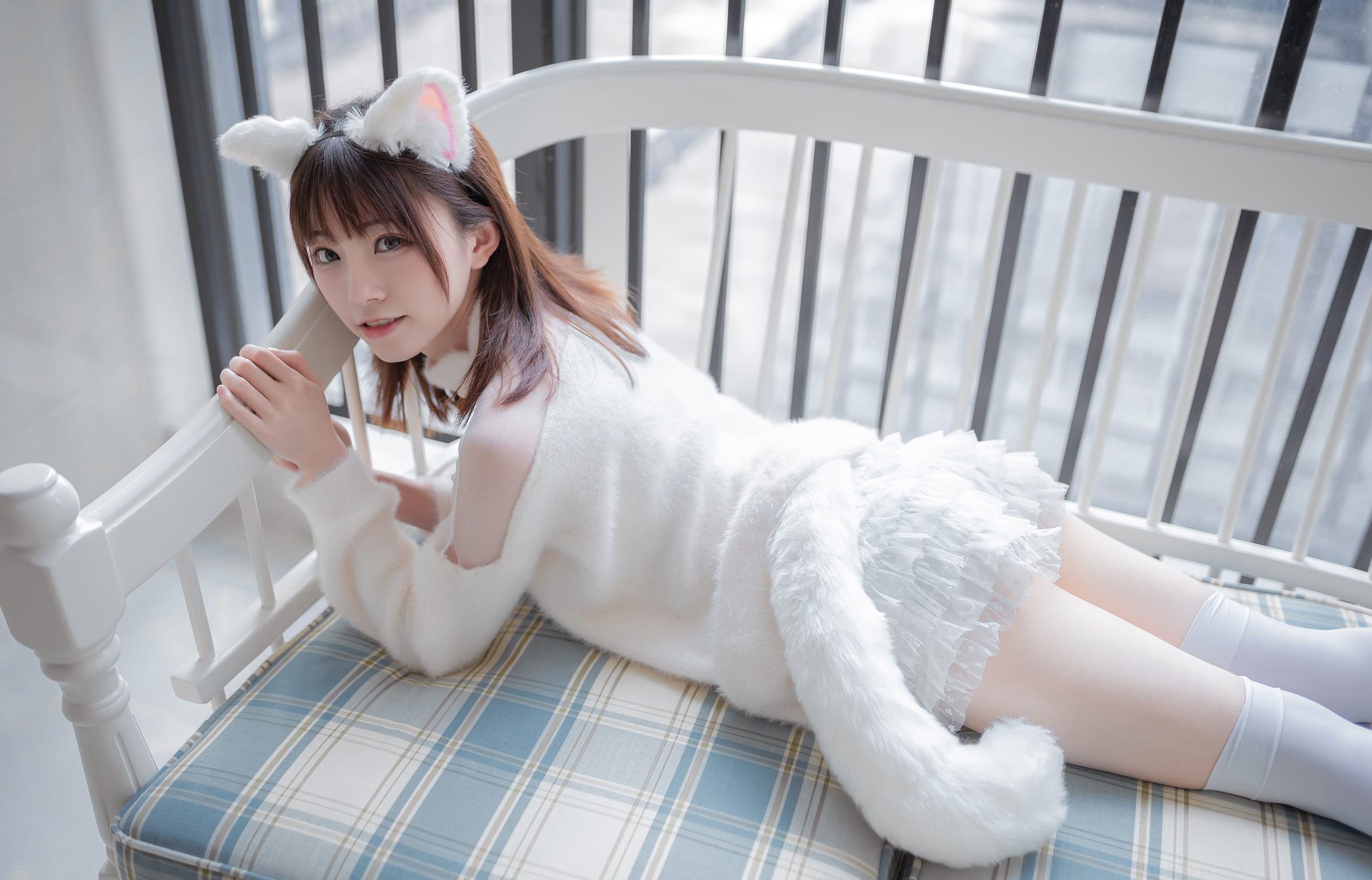 Hình ảnh cosplay HD siêu khiêu dâm của Kitarou với chân đẹp tất trắng quy mô lớn.