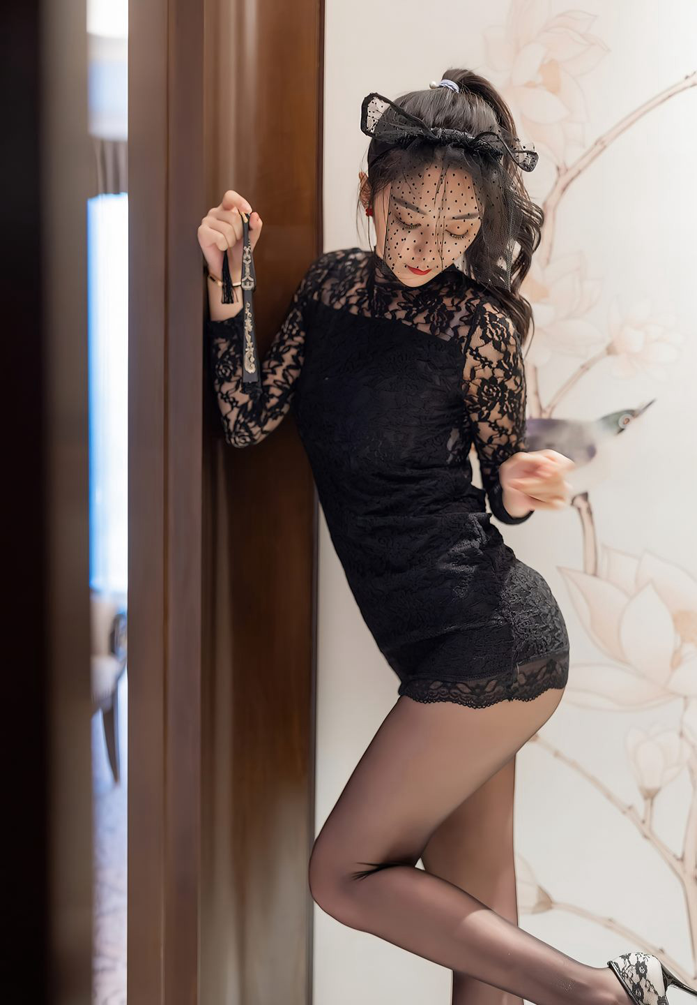 Aimi Xã gợi cảm vớ đen, chân đẹp, giày cao gót, quyến rũ váy ngắn ren, phóng đãng ôm sát