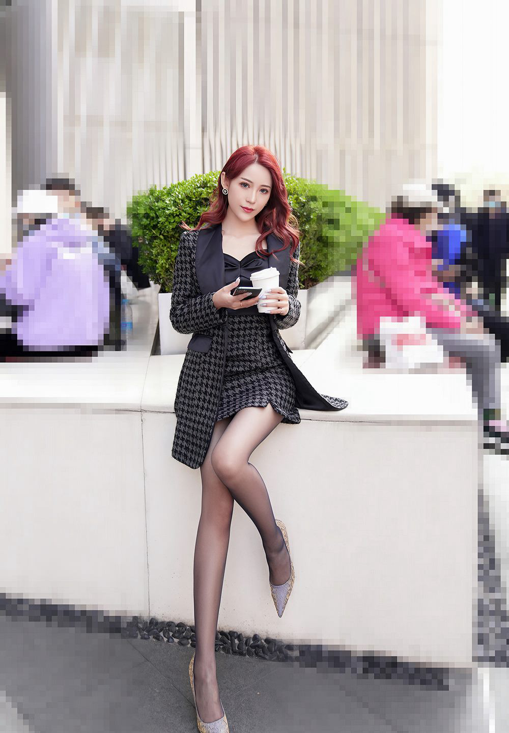Zhou Muxi 2021 Sexy Uniform Secretary High Heels Taking Off Black Stockings Plot Sexy Photo Shoot