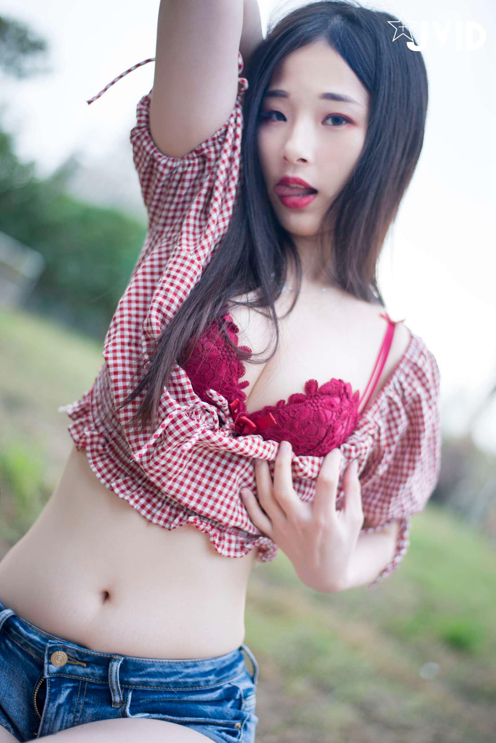 JVID Jiemi Express Delivery Staff | 86P Gallery