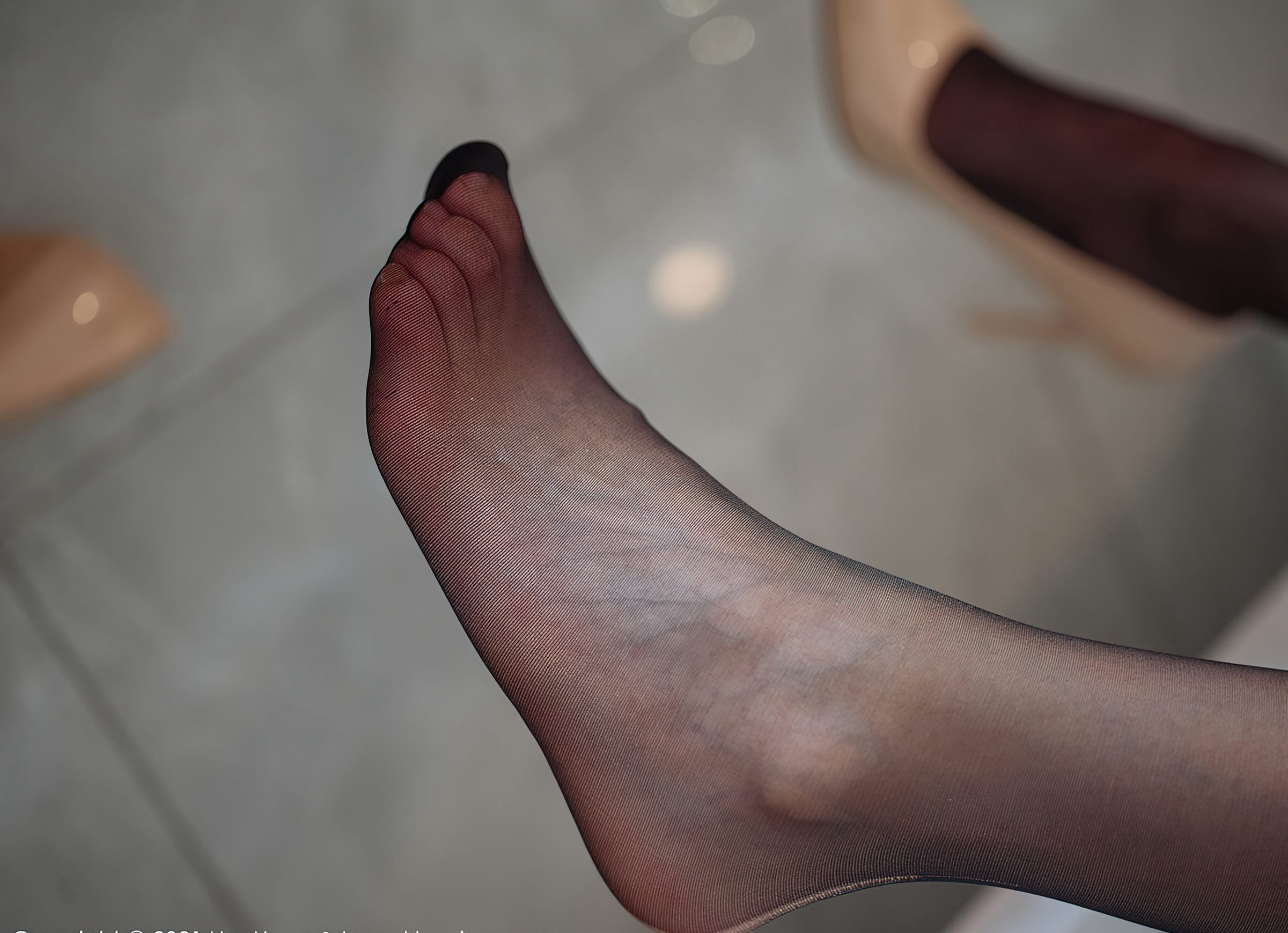 Fang Zixuan Bathroom Sexy Pose Photo Set Temptation Black Stockings High Heels Beautiful Legs HD