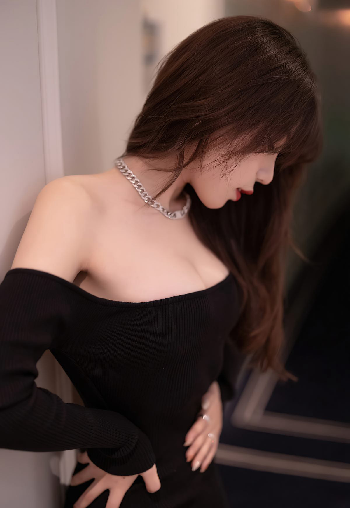 Chí Chí Booty cám dỗ mông cao vút phong tình lưng trần gợi cảm tất đen cực phẩm mỹ thiếu phụ