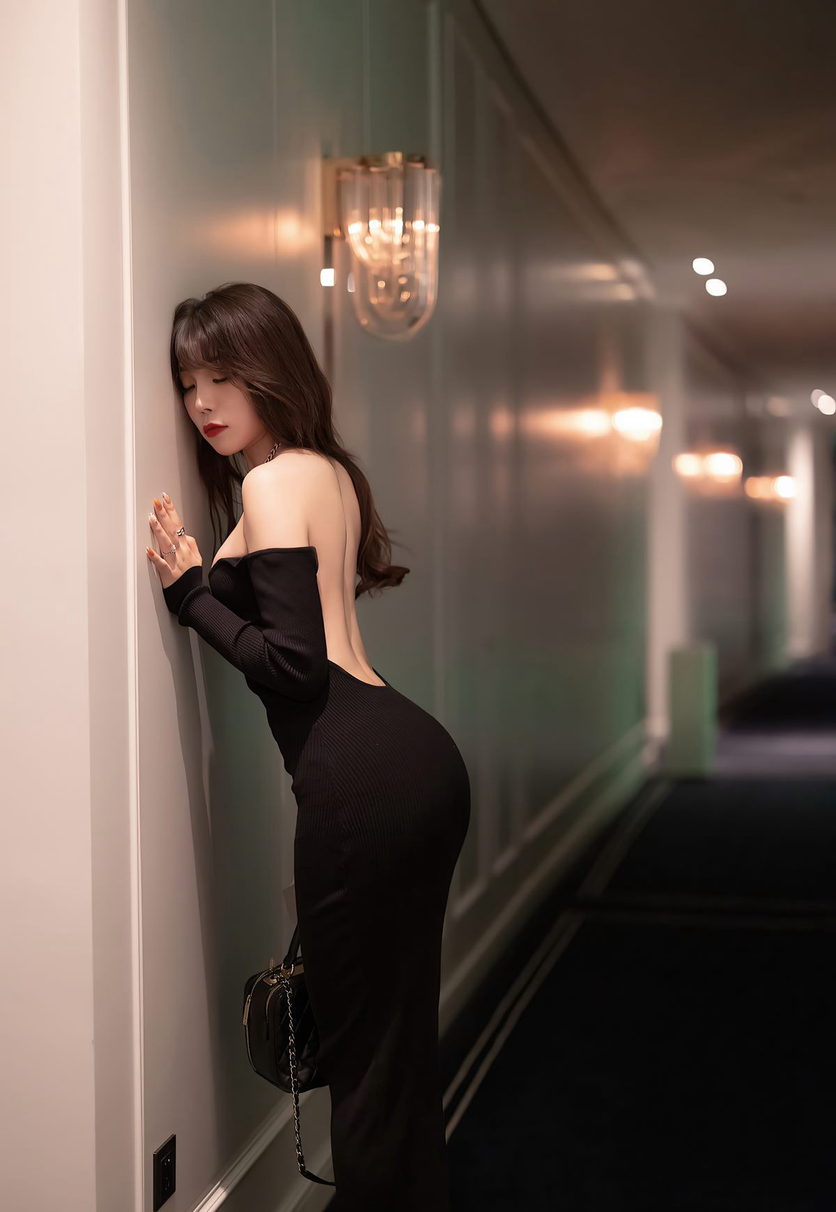 Chí Chí Booty cám dỗ mông cao vút phong tình lưng trần gợi cảm tất đen cực phẩm mỹ thiếu phụ