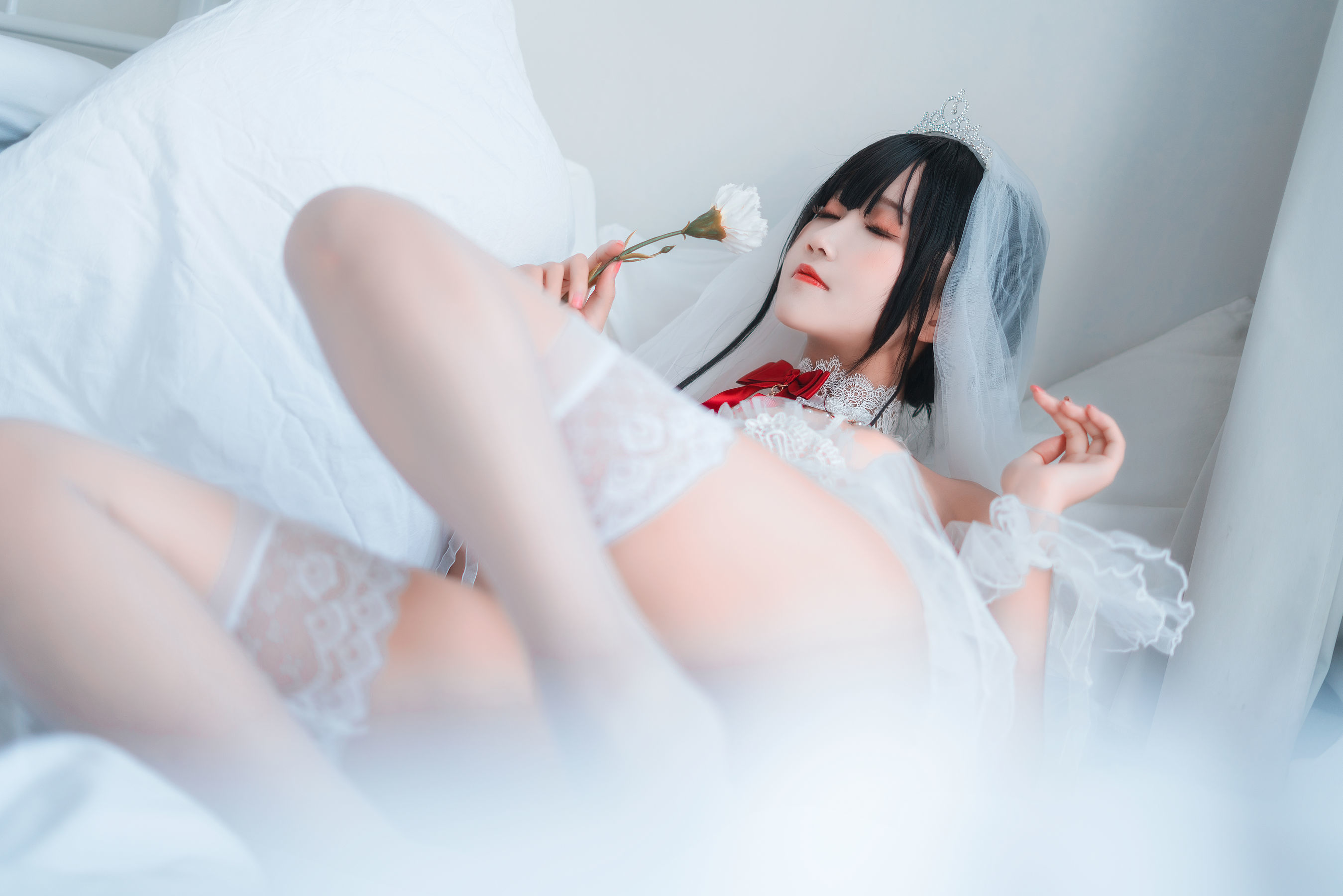 COS福利] 微博妹子三度_69 - 婚紗孔雀翎
