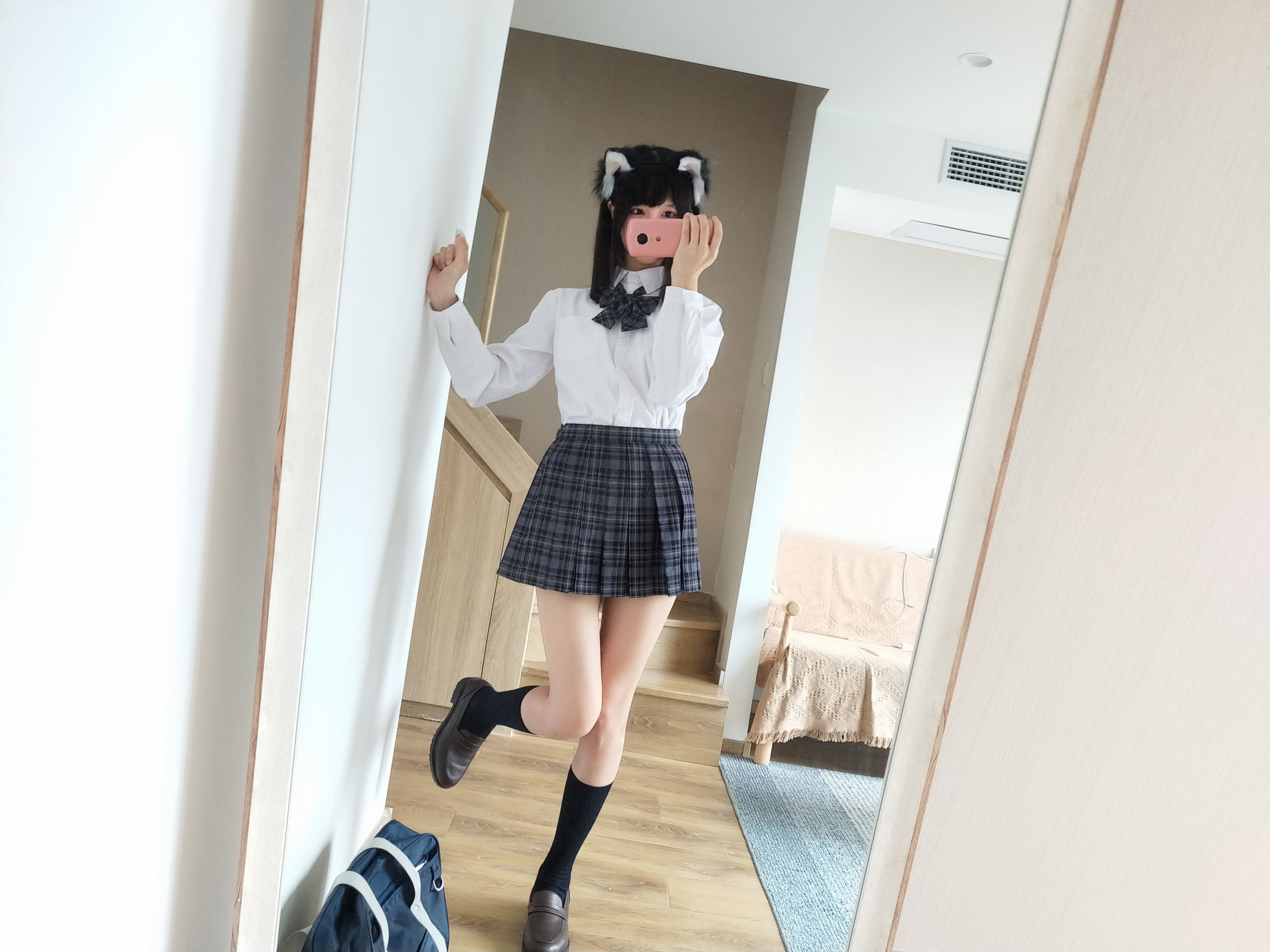 COS福利] 娜吉莎魔物喵[fantia] - 可愛的轉學生