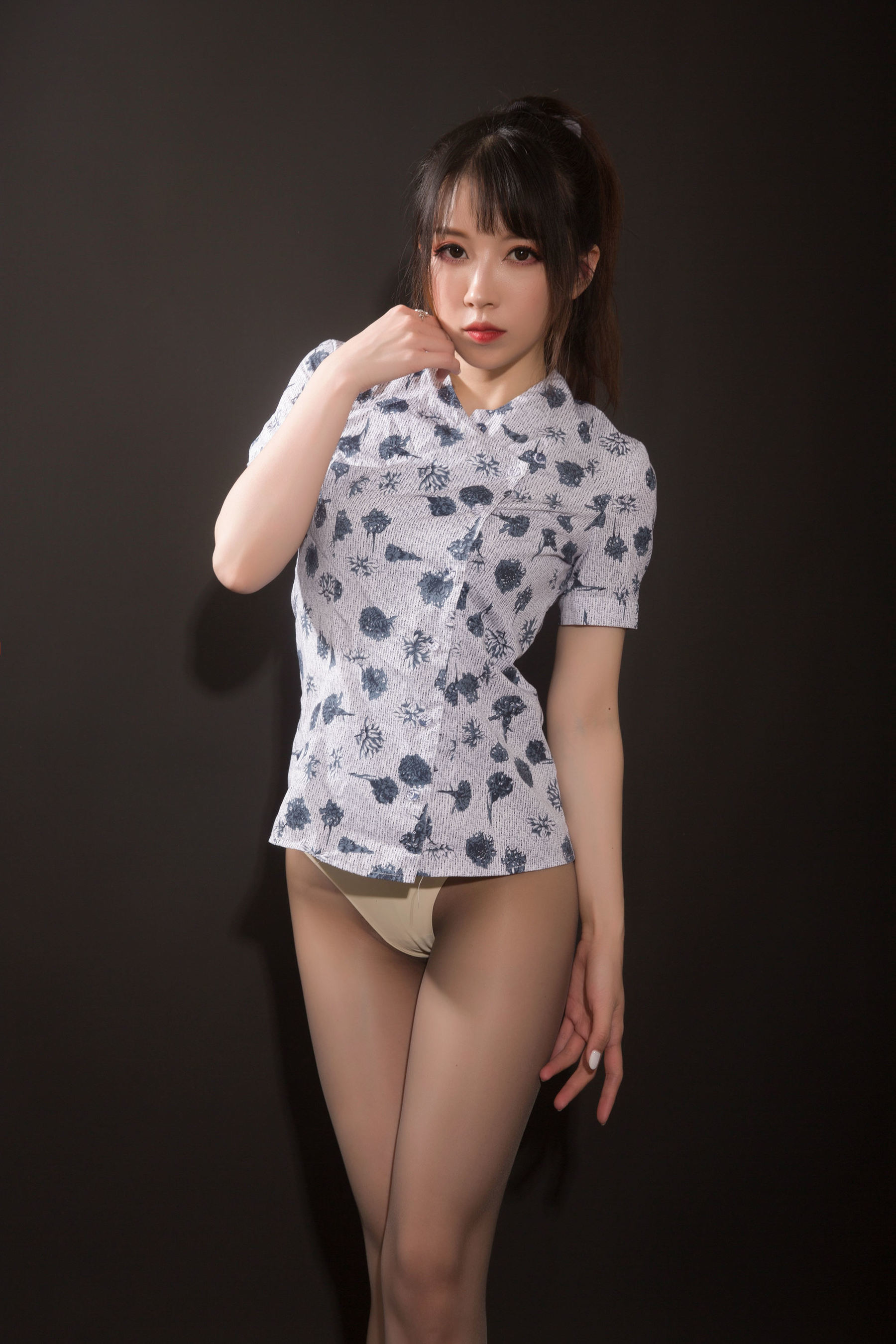 COS Phúc Lợi] Streamer Douyu Little Witch Luna - Đông Hàng Studio Shoot