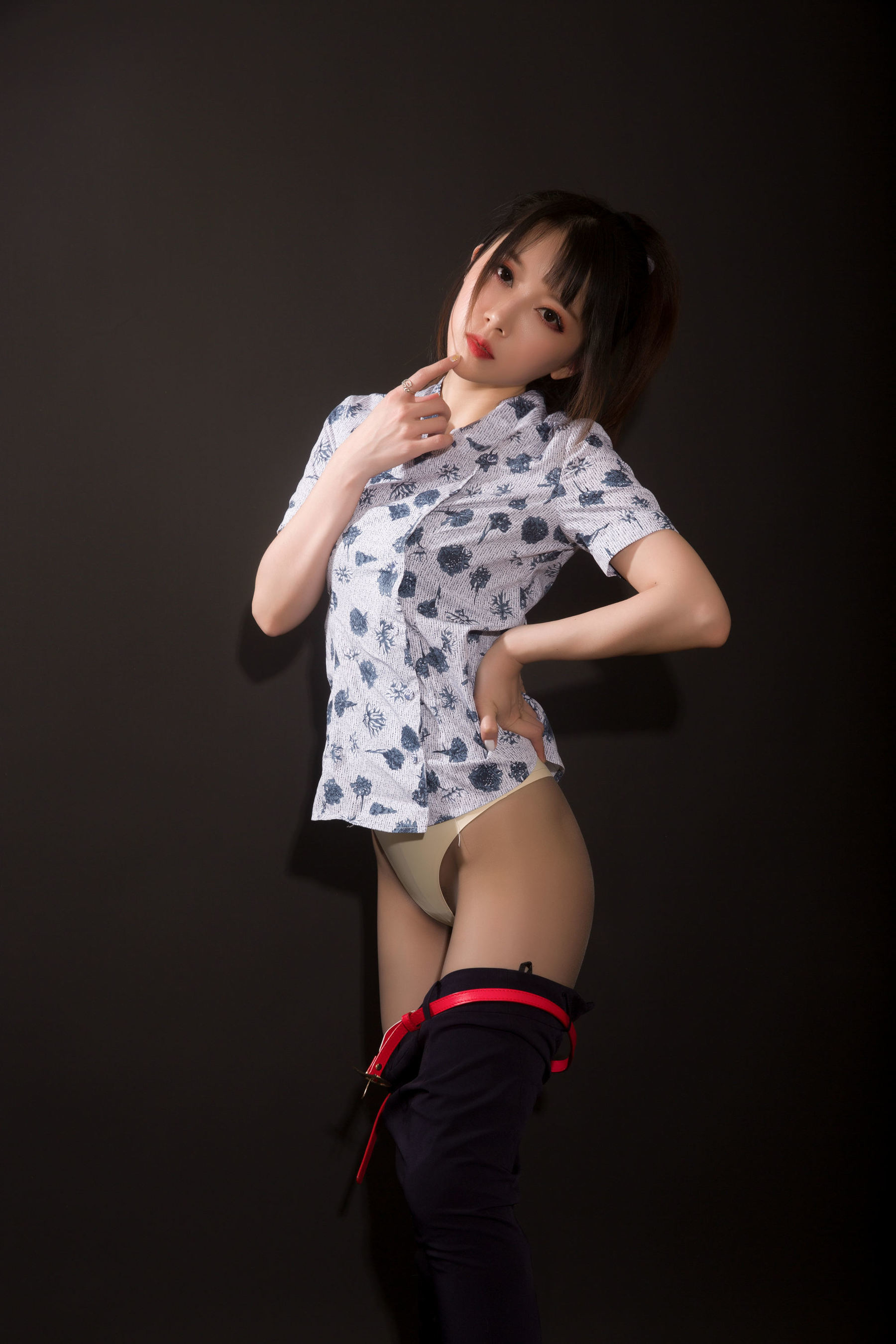 COS Phúc Lợi] Streamer Douyu Little Witch Luna - Đông Hàng Studio Shoot