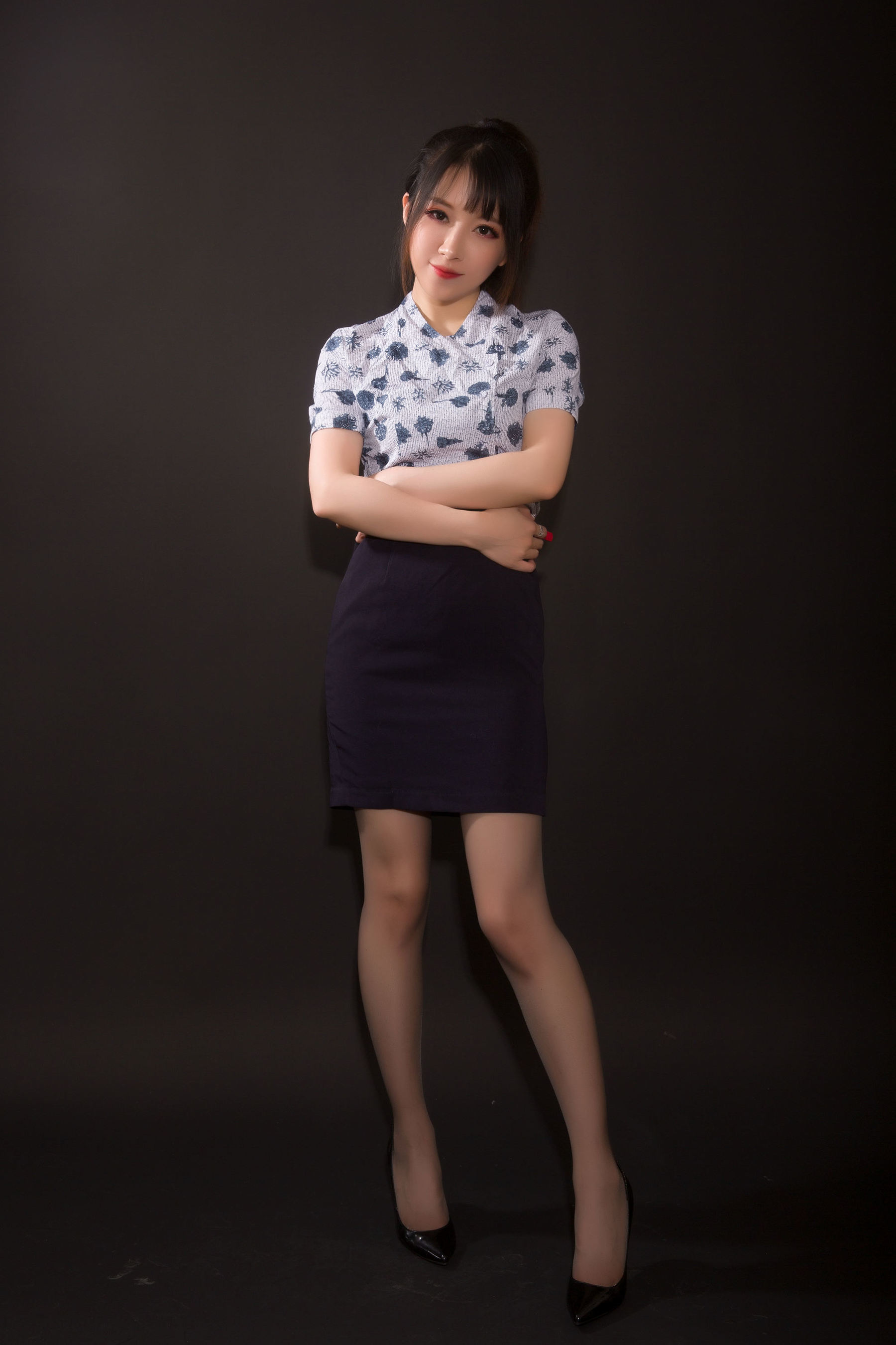 COS福利] 斗魚主播小女巫露娜 - 東航棚拍