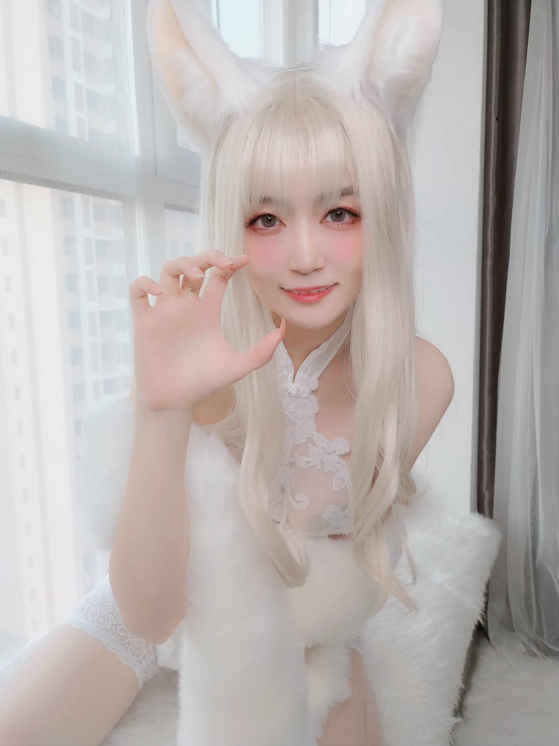 コスプレの福利] コサーお姉さん白銀 - 白うさぎ