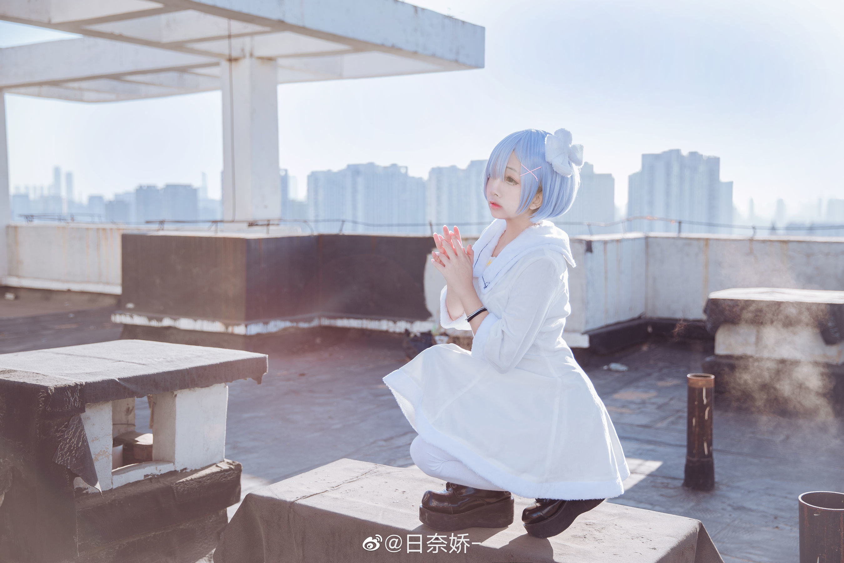 COS Phúc lợi] Rina Jiao - Rem váy trắng