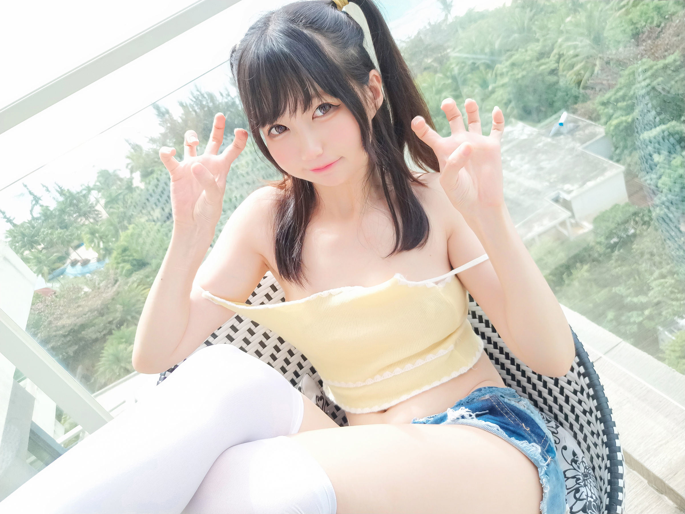 COS Welfare] Nagisa Monster Meow - Island Travel Selfie