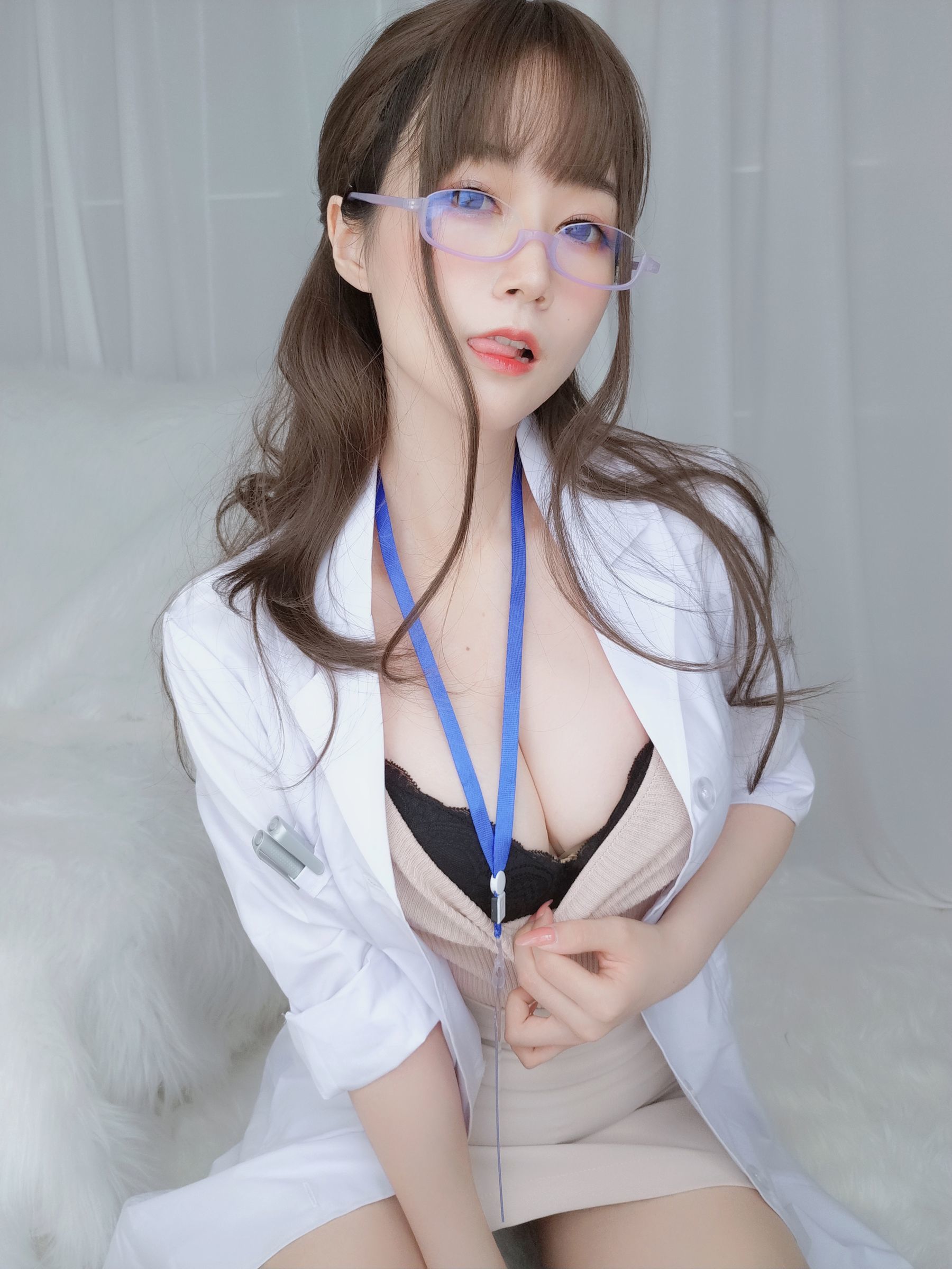 COS Welfare] Coser Miss Silver - Private Doctor