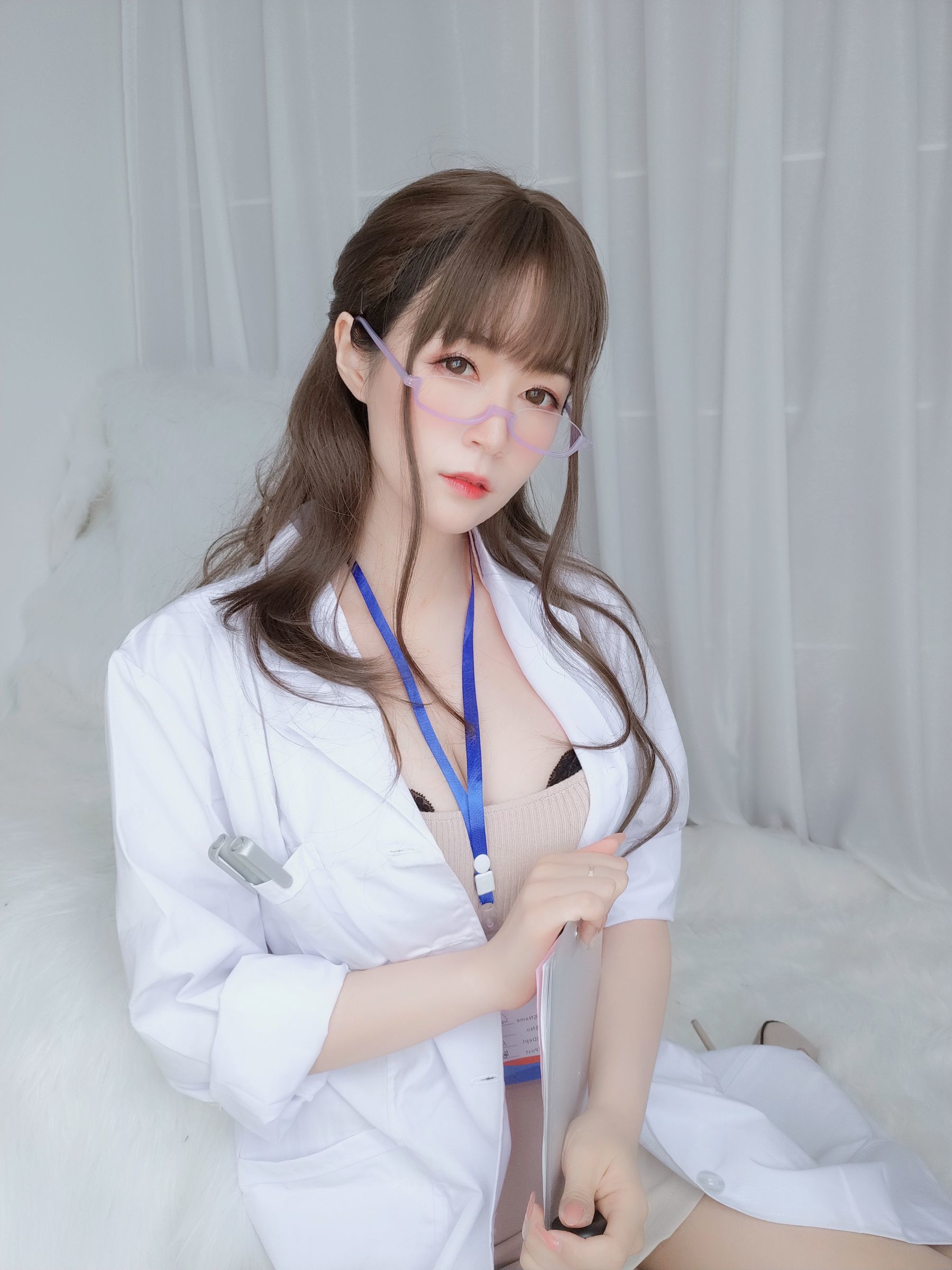 COS Welfare] Coser Miss Silver - Private Doctor