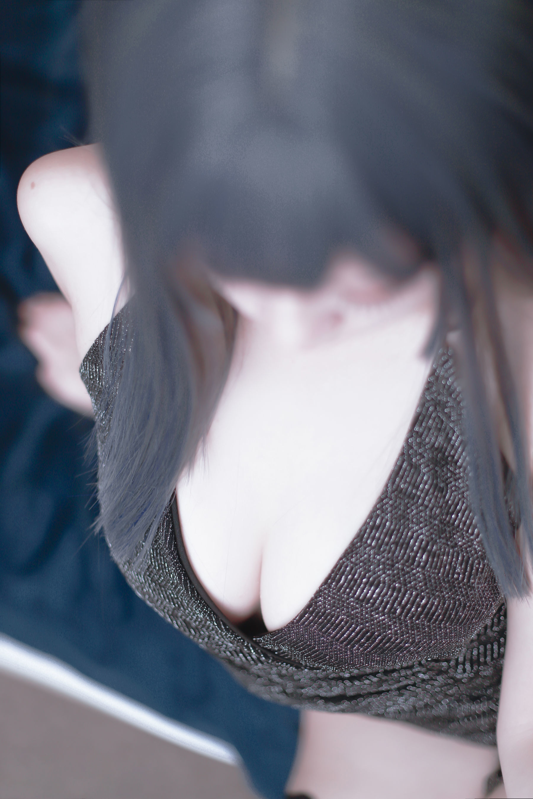 [COS福利] Cosplay日奈娇 - 黑色礼服