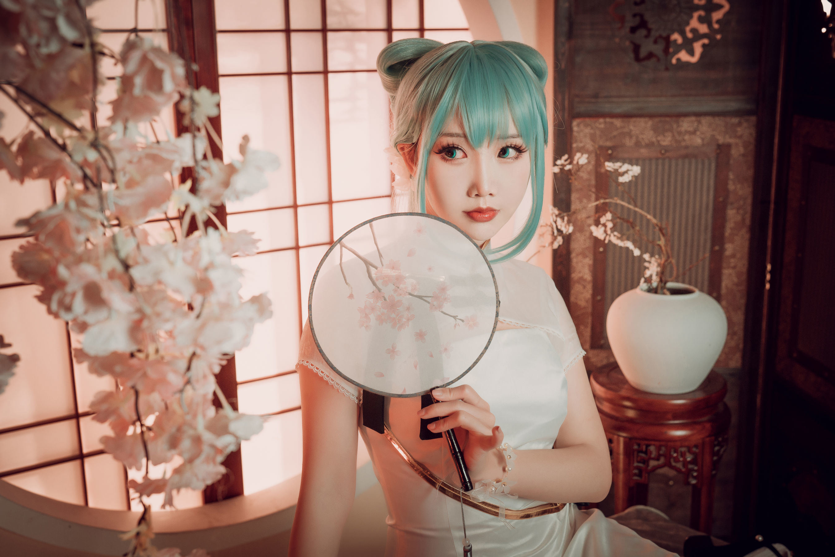 Cosplay Welfare] Cute Popular Cosplayer Mian Bing Xian Er - Hatsune Qipao
