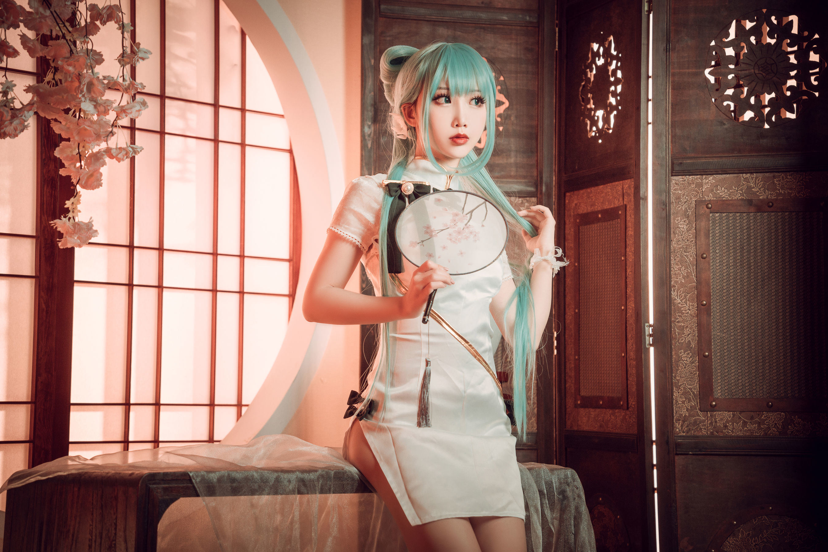 Cosplay Welfare] Cute Popular Cosplayer Mian Bing Xian Er - Hatsune Qipao