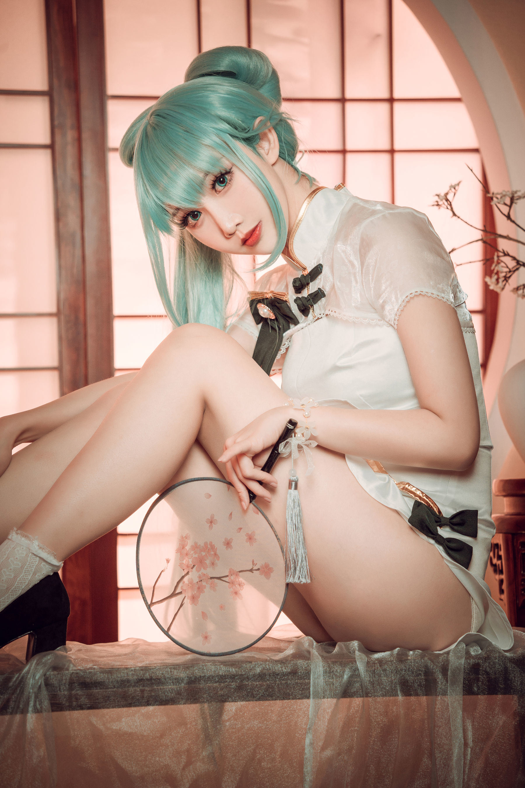 Cosplay Welfare] Cute Popular Cosplayer Mian Bing Xian Er - Hatsune Qipao