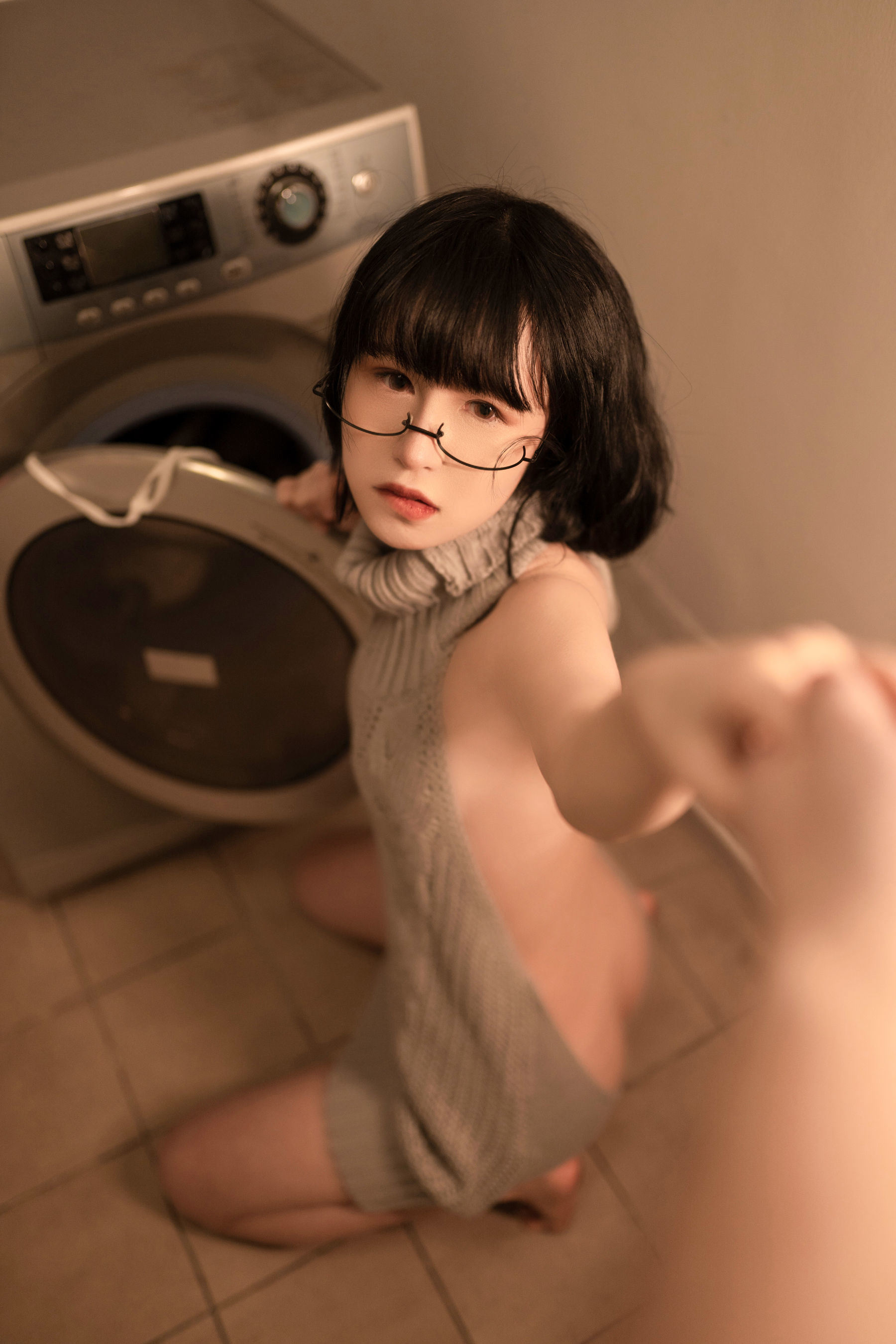 COS Welfare] Beautiful Girl Yun Zai - Repairing Washing Machine