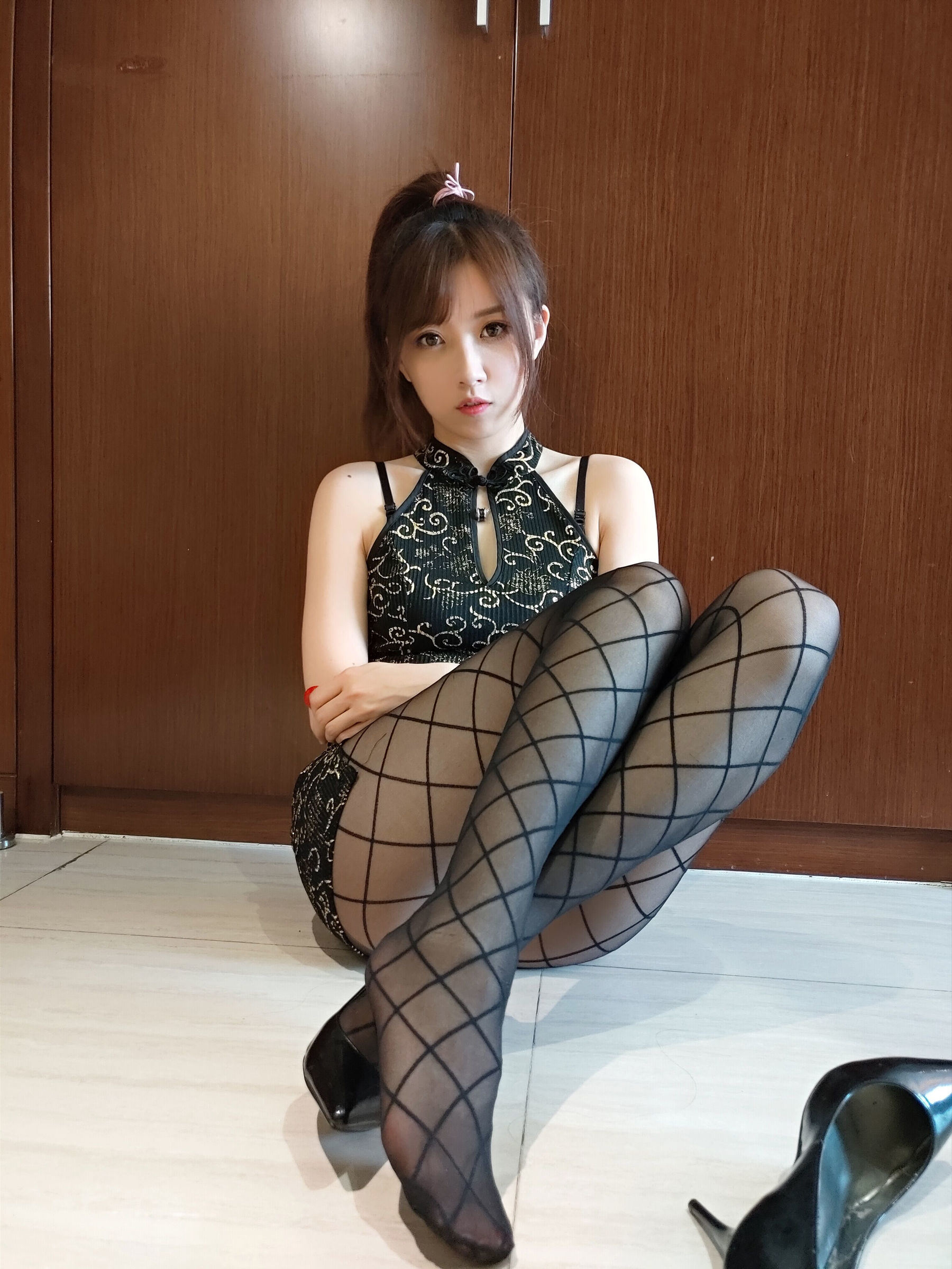 Cosplay Welfare] Douyu Broadcaster Little Witch Luna - Black Silk Cheongsam