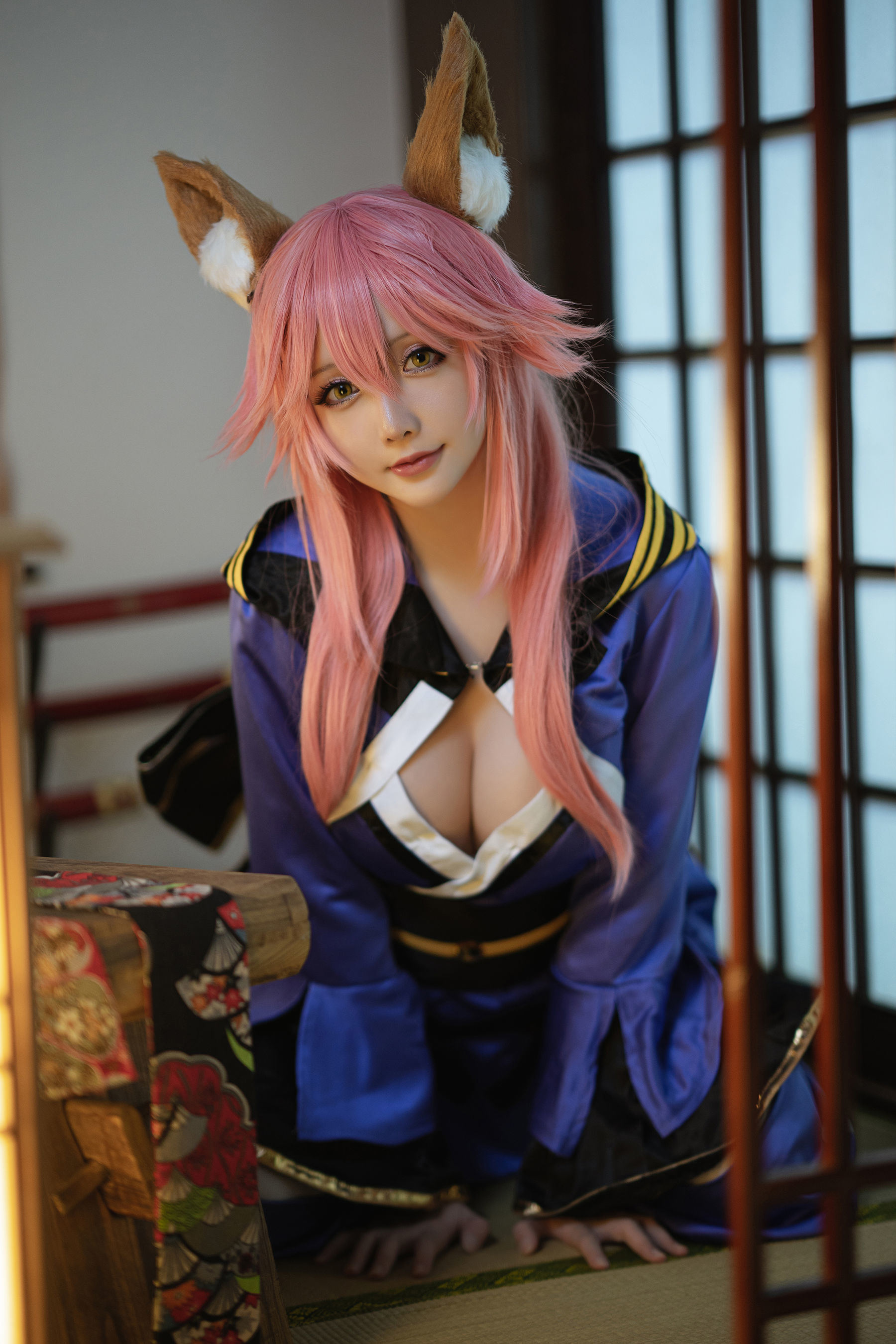 COS Welfare] Coser Xiaojie Xing Zhi Chi Chi - Goshujin-sama "Tamamo-no-Mae Loyal Dog Building Up Strength, Ready to Go