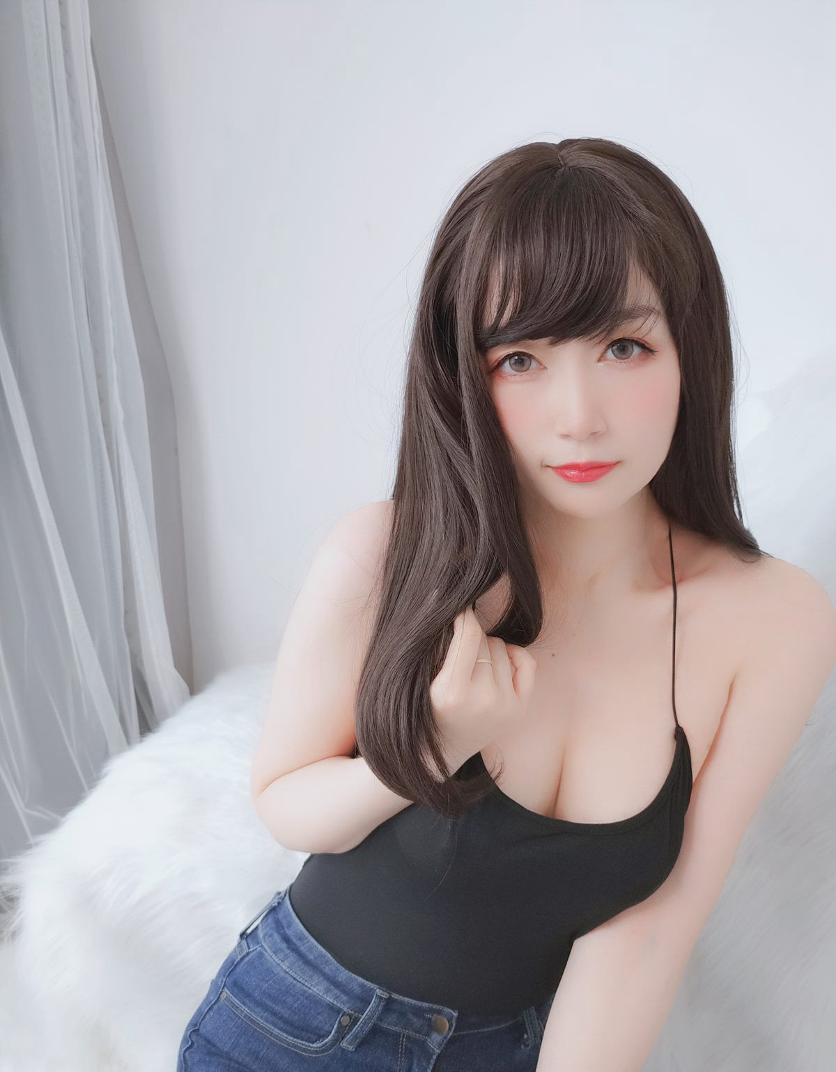 Bạch Ngân 81 quyến rũ cosplay cám dỗ da trắng mịn ngực trần quần jeans bó sát siêu dâm mông vút đẹp mông.
