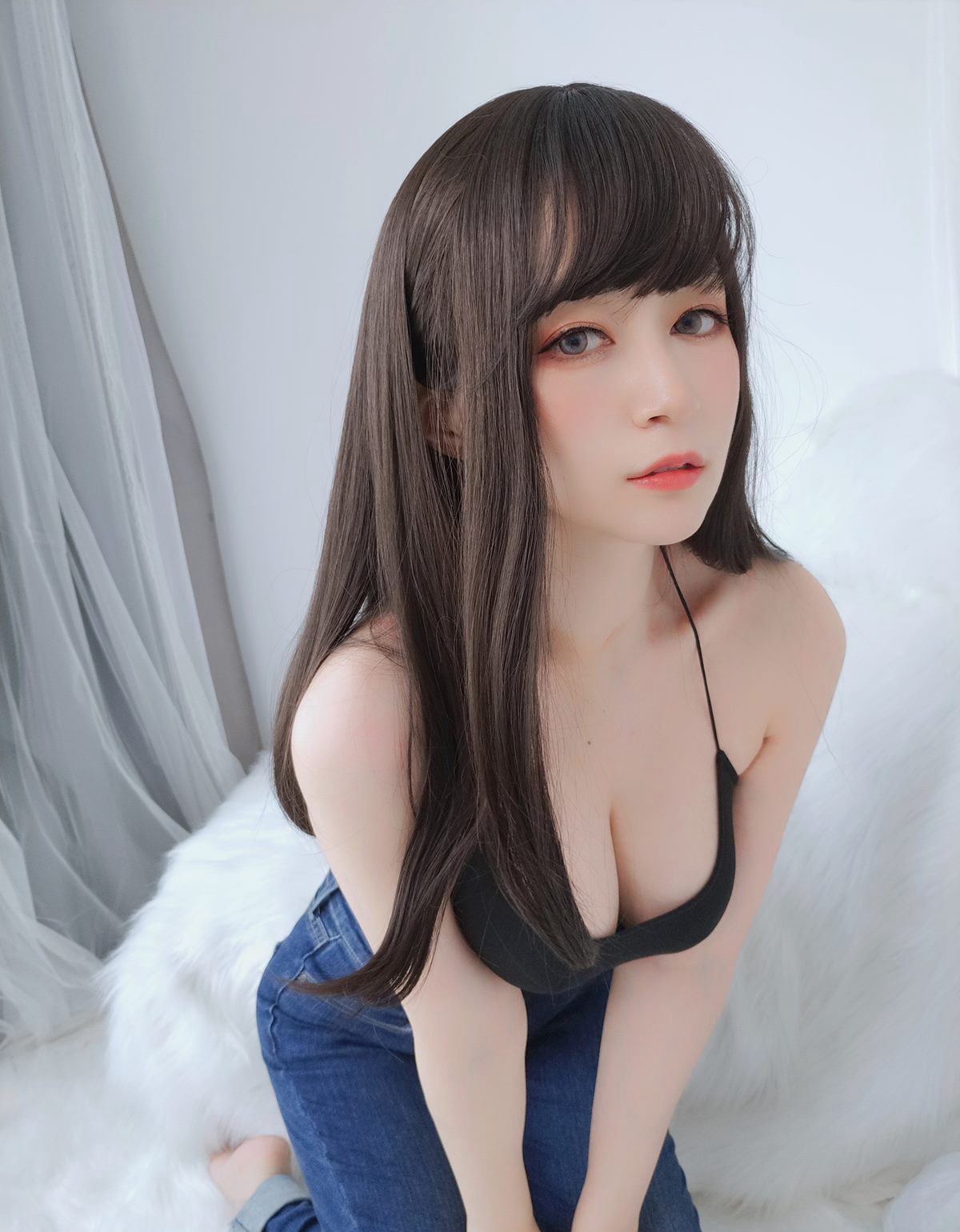 Bạch Ngân 81 quyến rũ cosplay cám dỗ da trắng mịn ngực trần quần jeans bó sát siêu dâm mông vút đẹp mông.