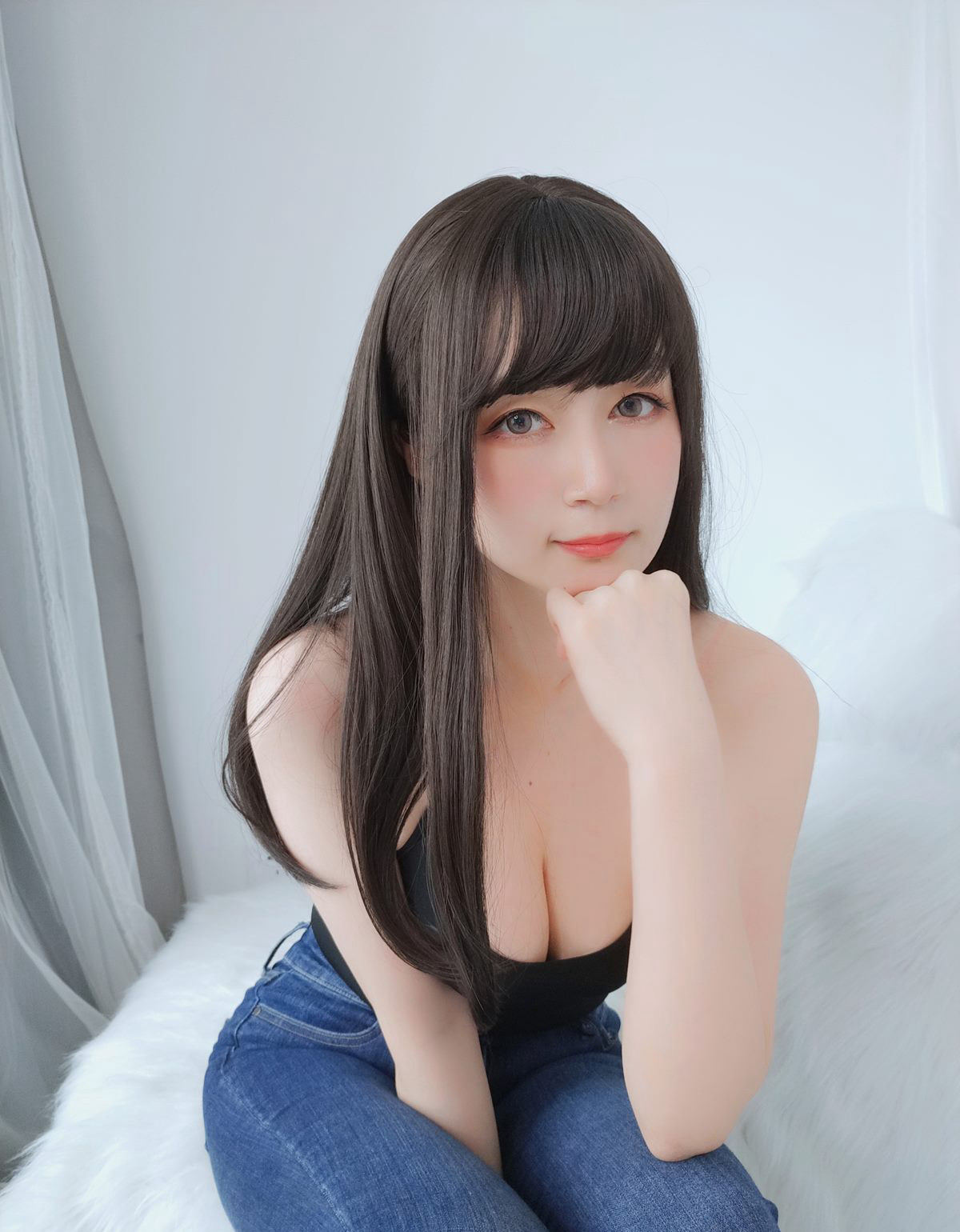 Bạch Ngân 81 quyến rũ cosplay cám dỗ da trắng mịn ngực trần quần jeans bó sát siêu dâm mông vút đẹp mông.