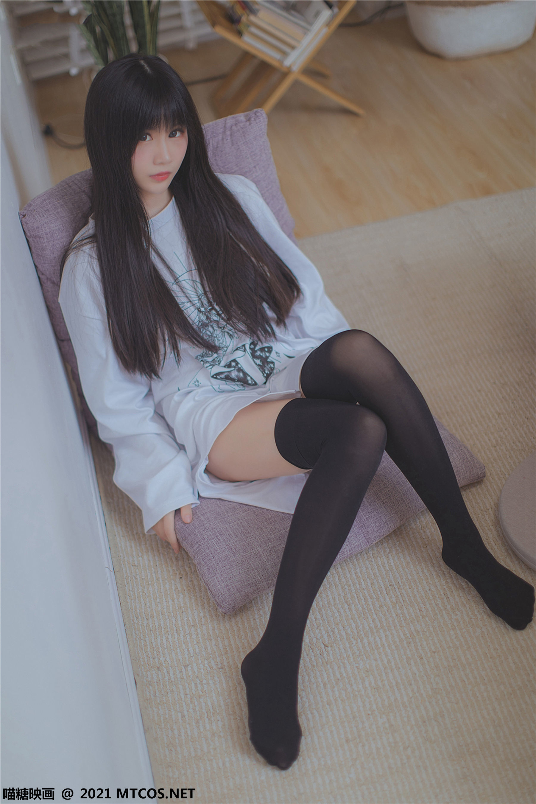 Miao Tang Film Vol. 403: Summer White T-Shirt