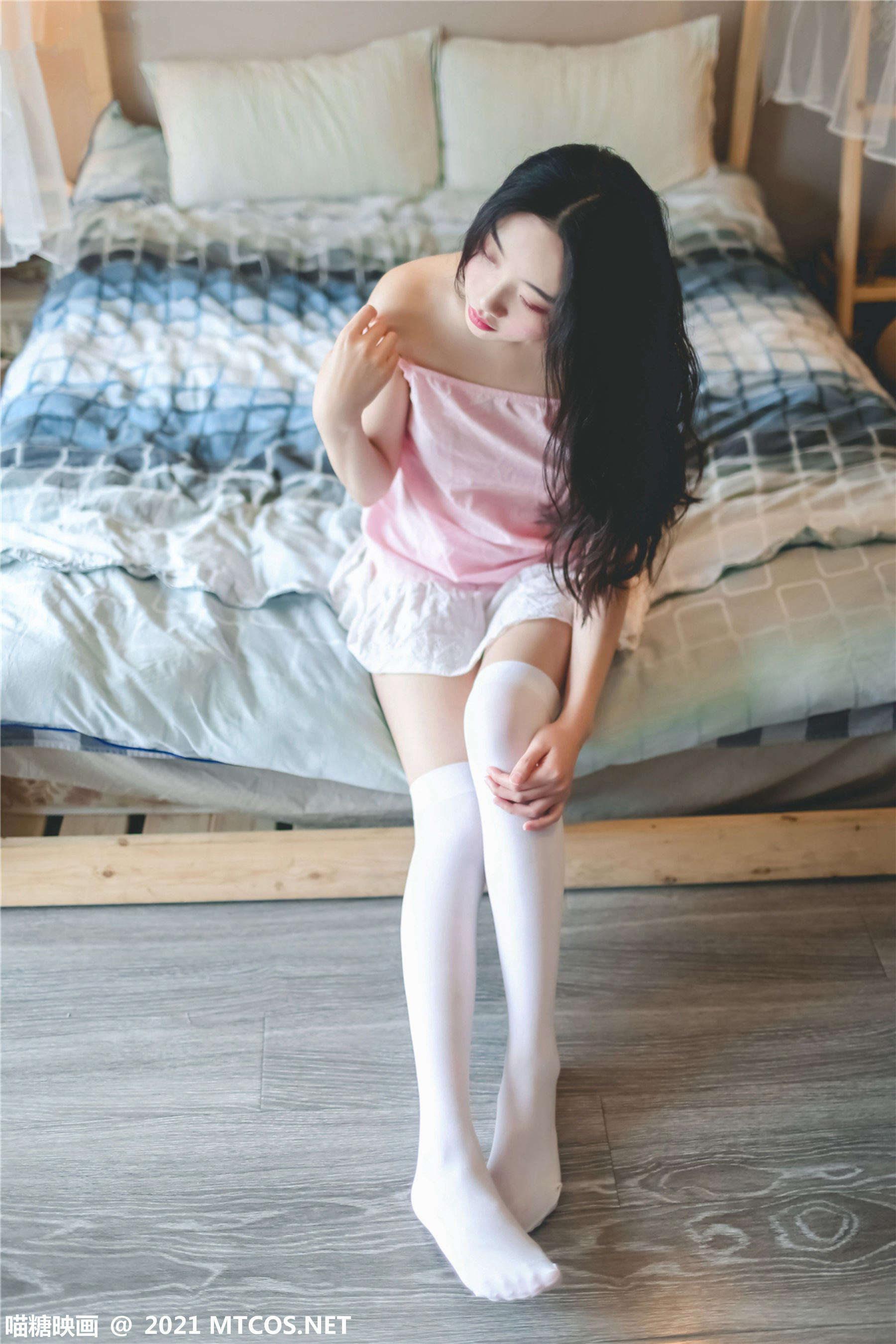 Meow Sugar Film] VOL.406 Pink Skirt Homestay