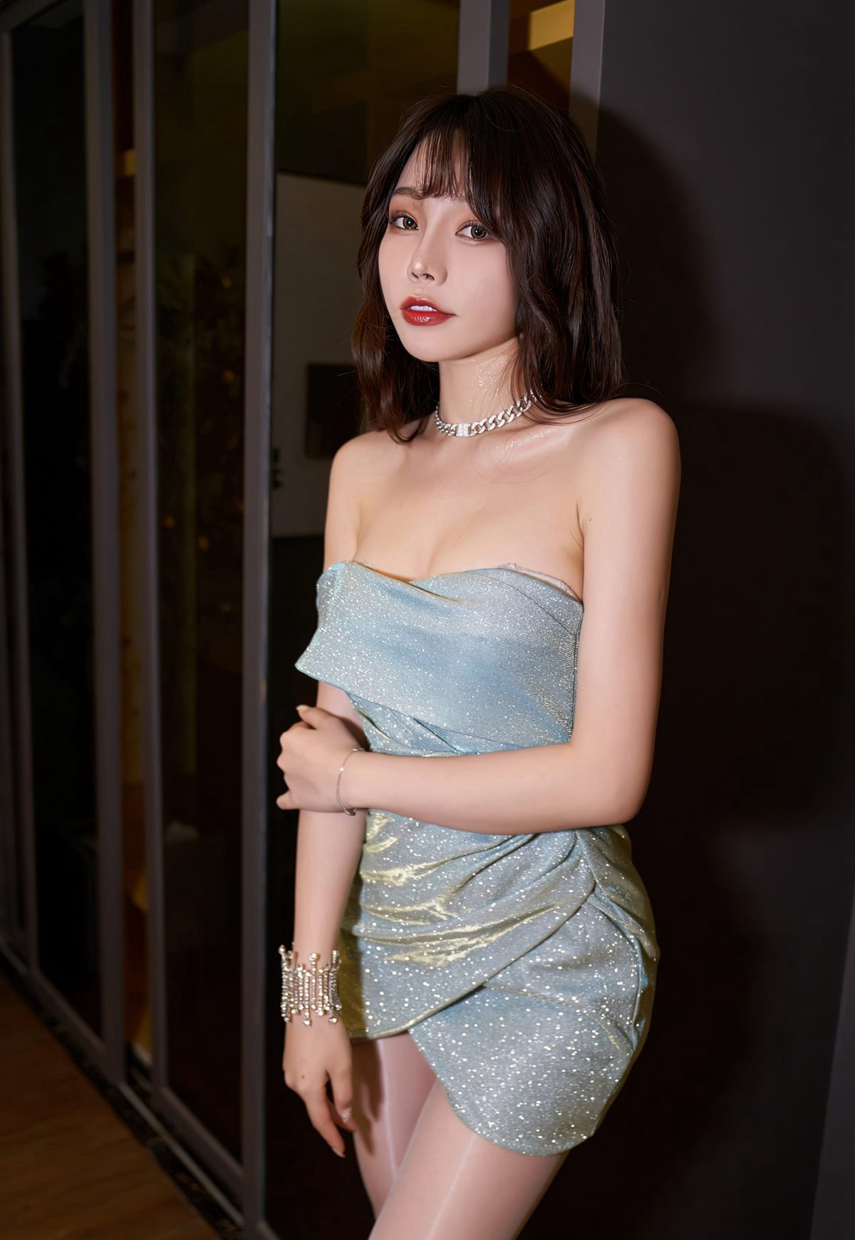 芝芝布迪肉絲螢光絲襪無內性感高跟風騷大奶美女