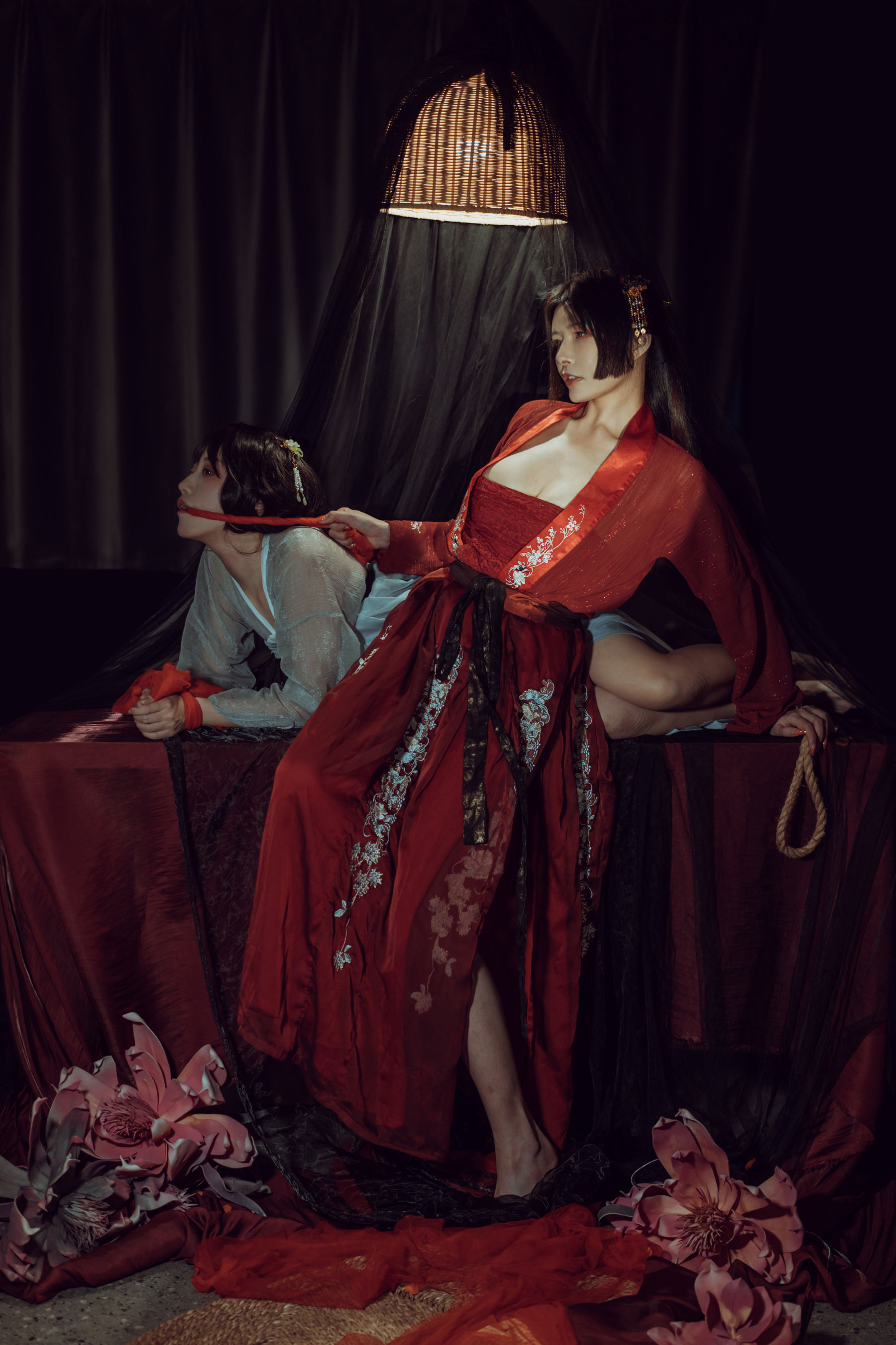 [COS福利] 秋和柯基(夏小秋秋秋) - 昏红帐