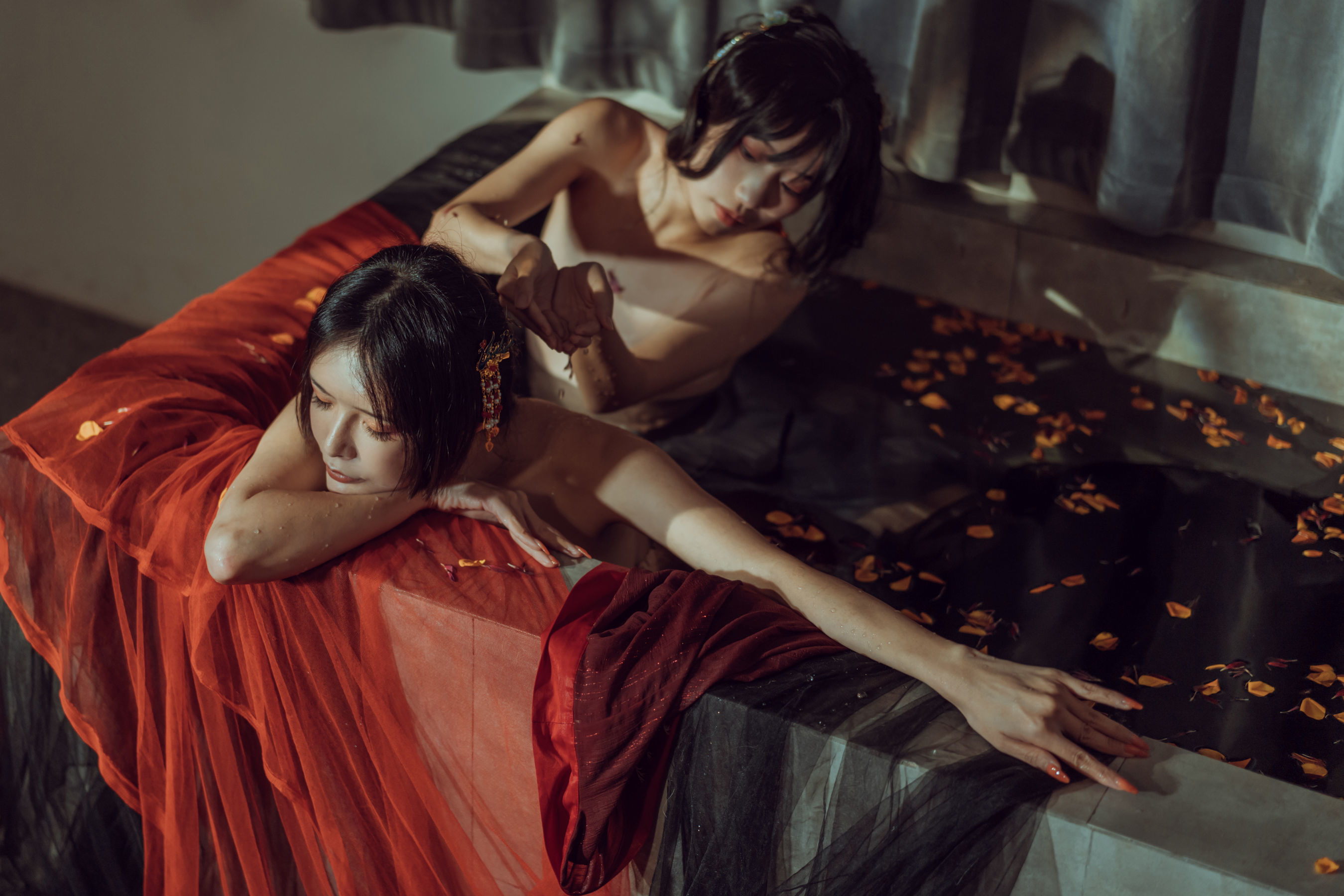 COS Welfare] Autumn and Corgi (Xia Xiao Qiu Qiu Qiu) - Hun Hong Zhang