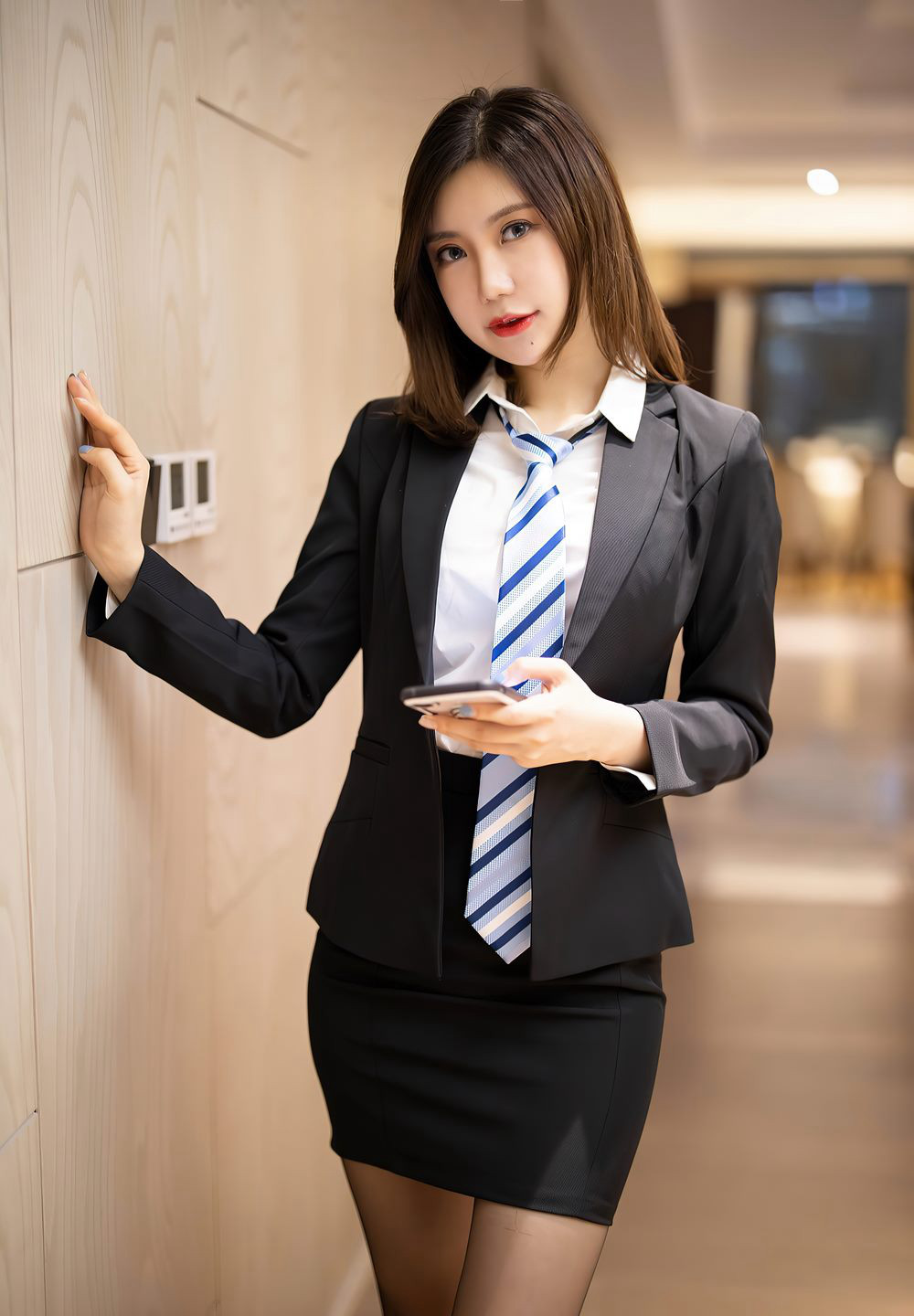 性感制服誘惑辦公室風騷美少婦黑絲美腿高跟人體藝術