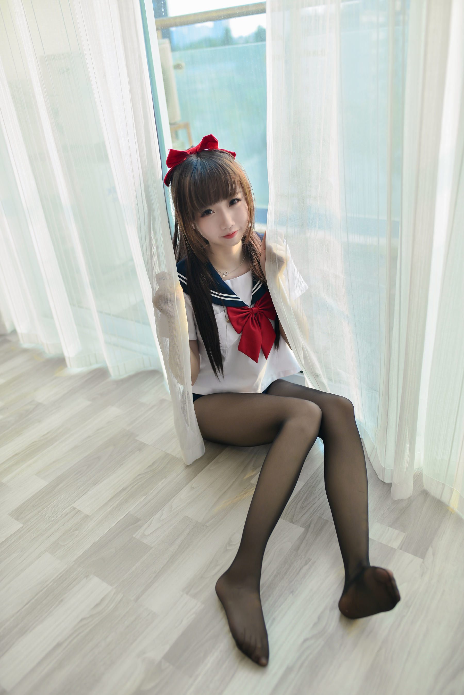 COS Phúc lợi] Cosplay chị gái Tuyết Kỳ - Vớ đen JK đồ bơi trường học