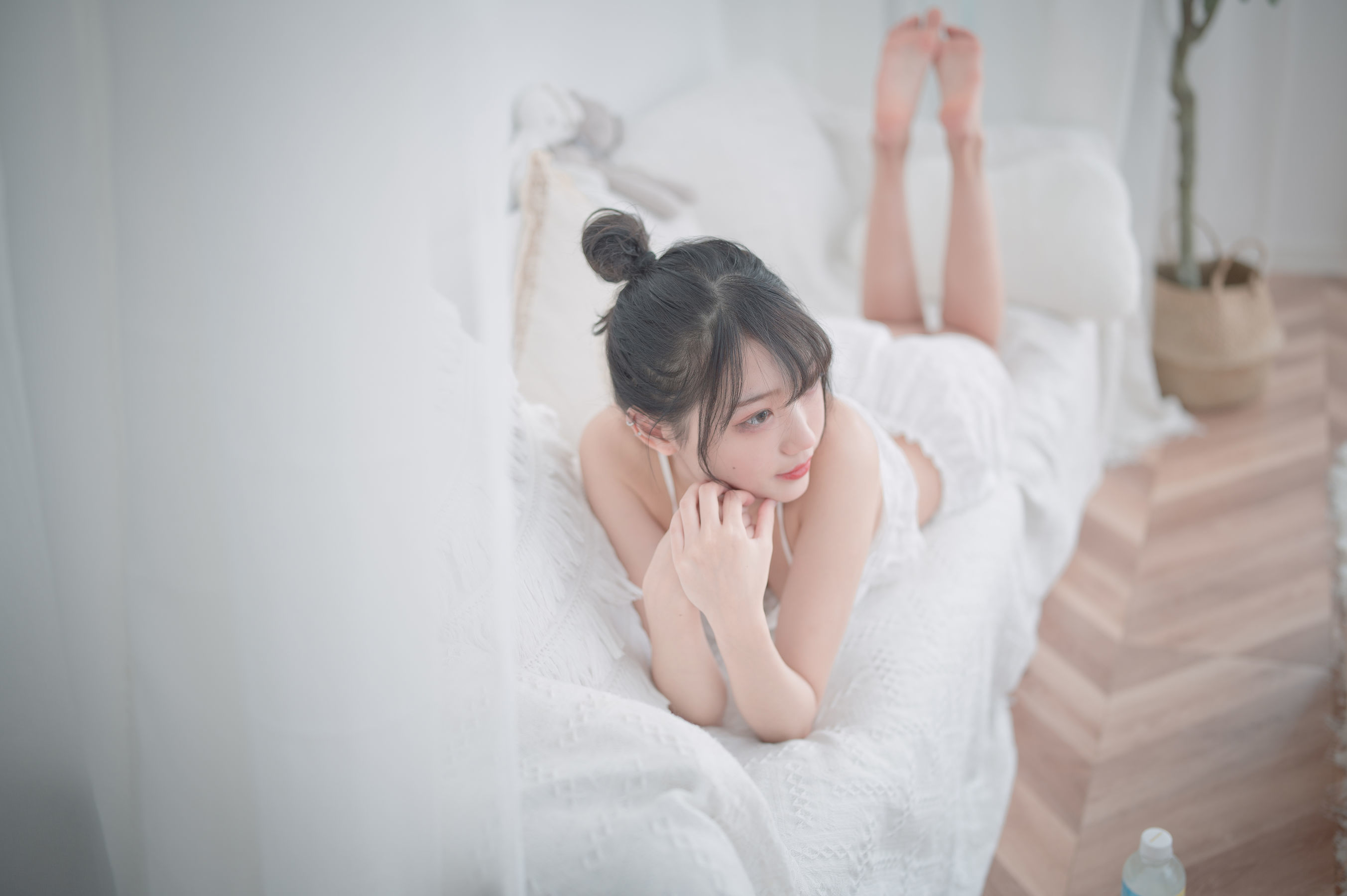 COS Welfare] Zhou Ji is a cute bunny - white pajamas