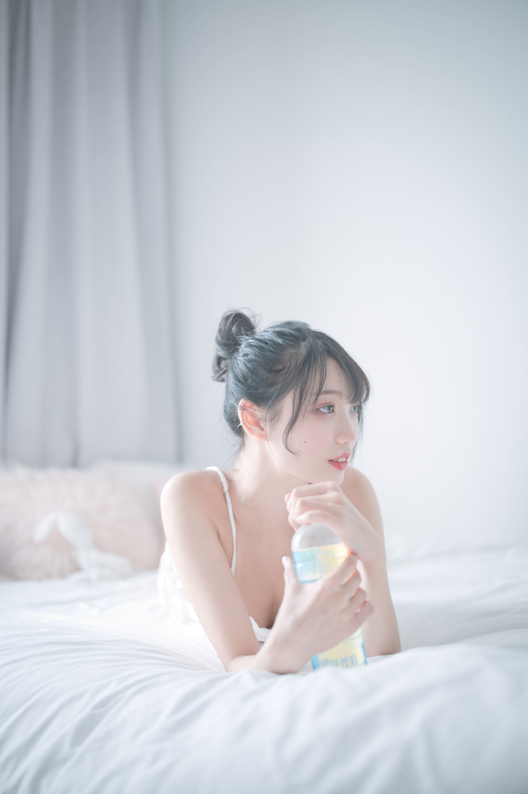 COS Welfare] Zhou Ji is a cute bunny - white pajamas