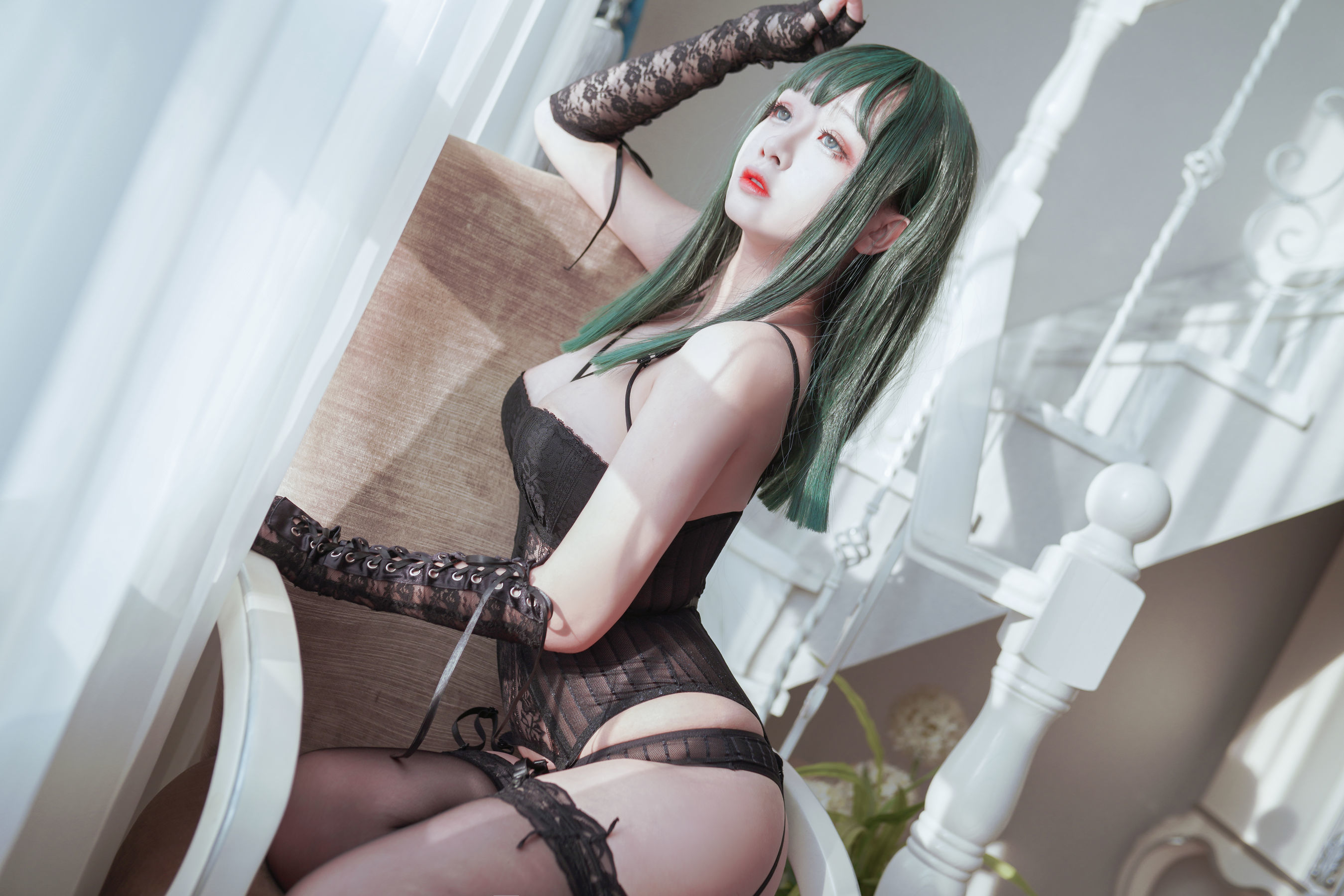 COS福利] Cosplay日奈嬌 - 黑絲緊束