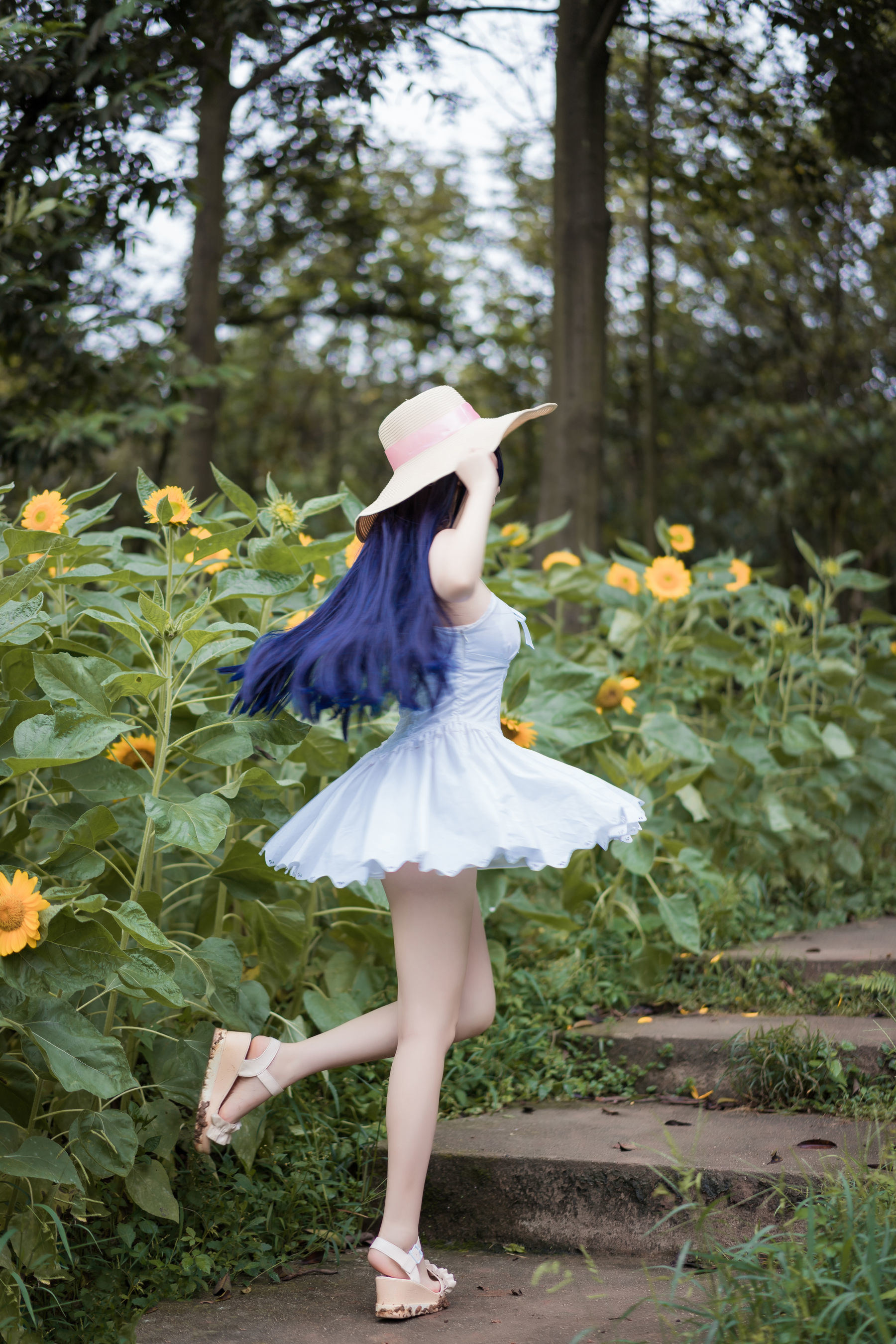 Meow Sugar Film] Vol. 414 Garden White Skirt