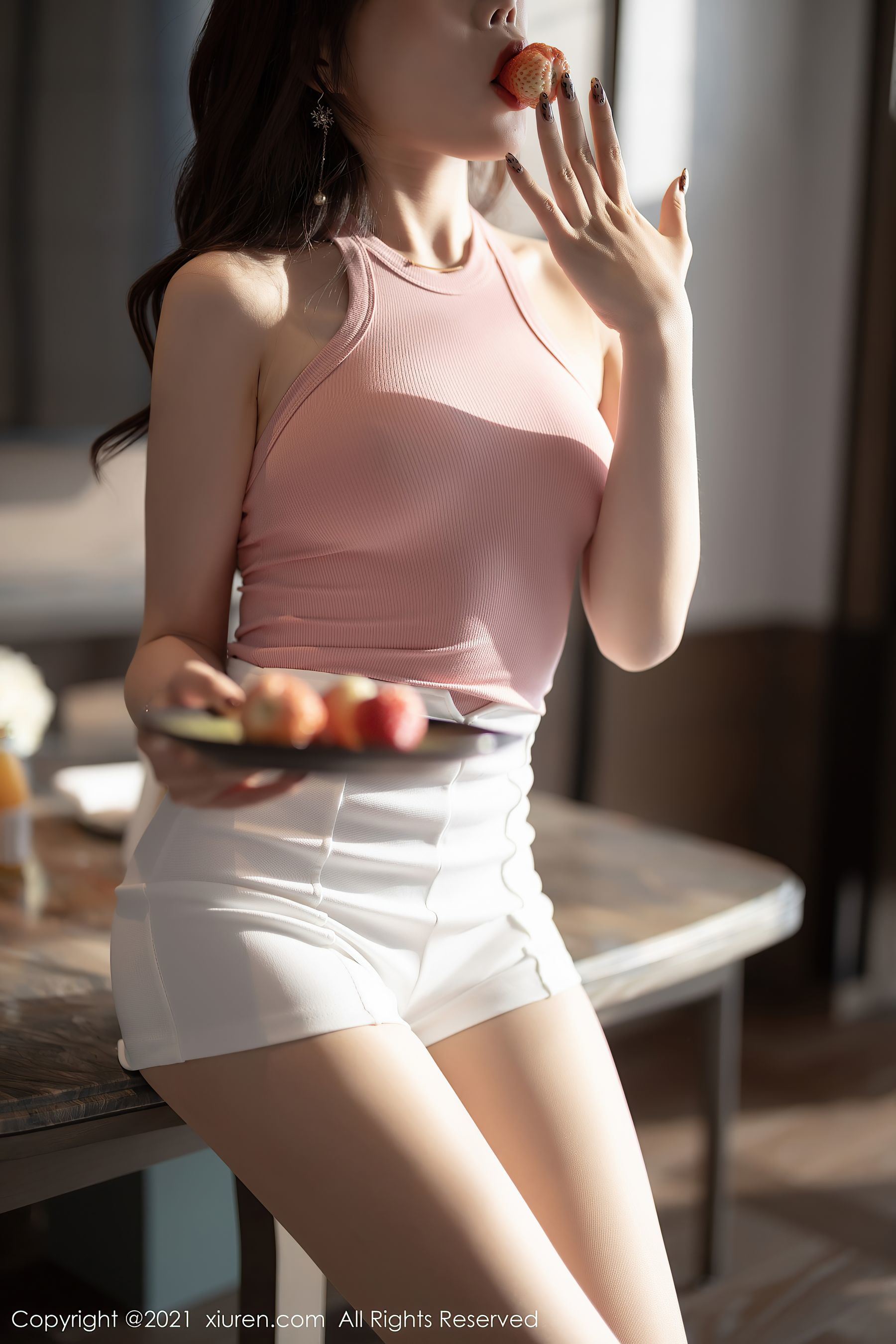 XiuRen] No.3245 Zhi Zhi Booty