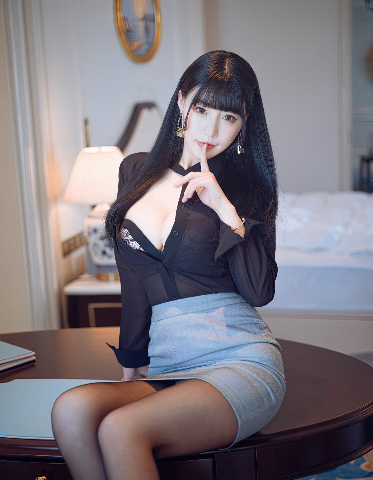 朱可児の黒ストッキング美脚極品巨乳妖艶な女性豊満ストッキング美