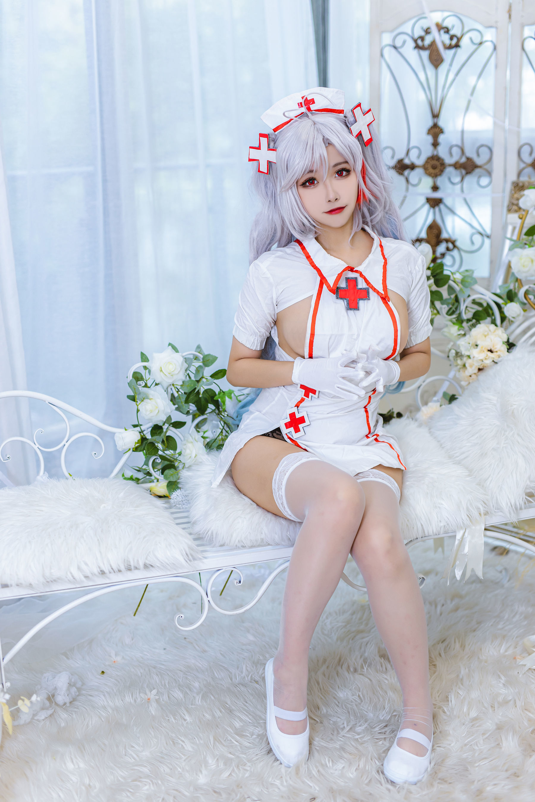 COS Phúc lợi] Cô gái Weibo Momoko Aoi Aoi - Y tá của Eugen