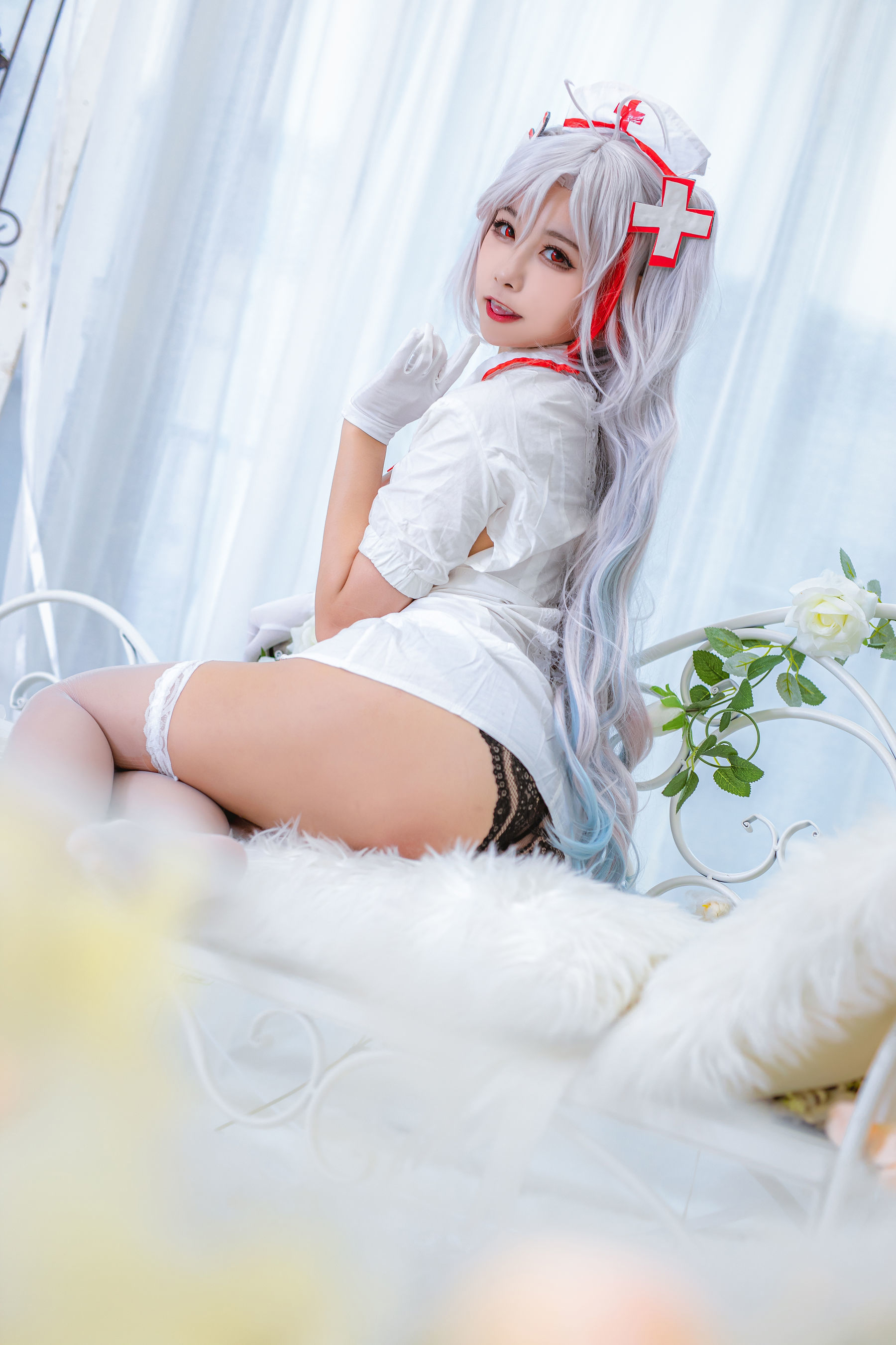 COS Phúc lợi] Cô gái Weibo Momoko Aoi Aoi - Y tá của Eugen