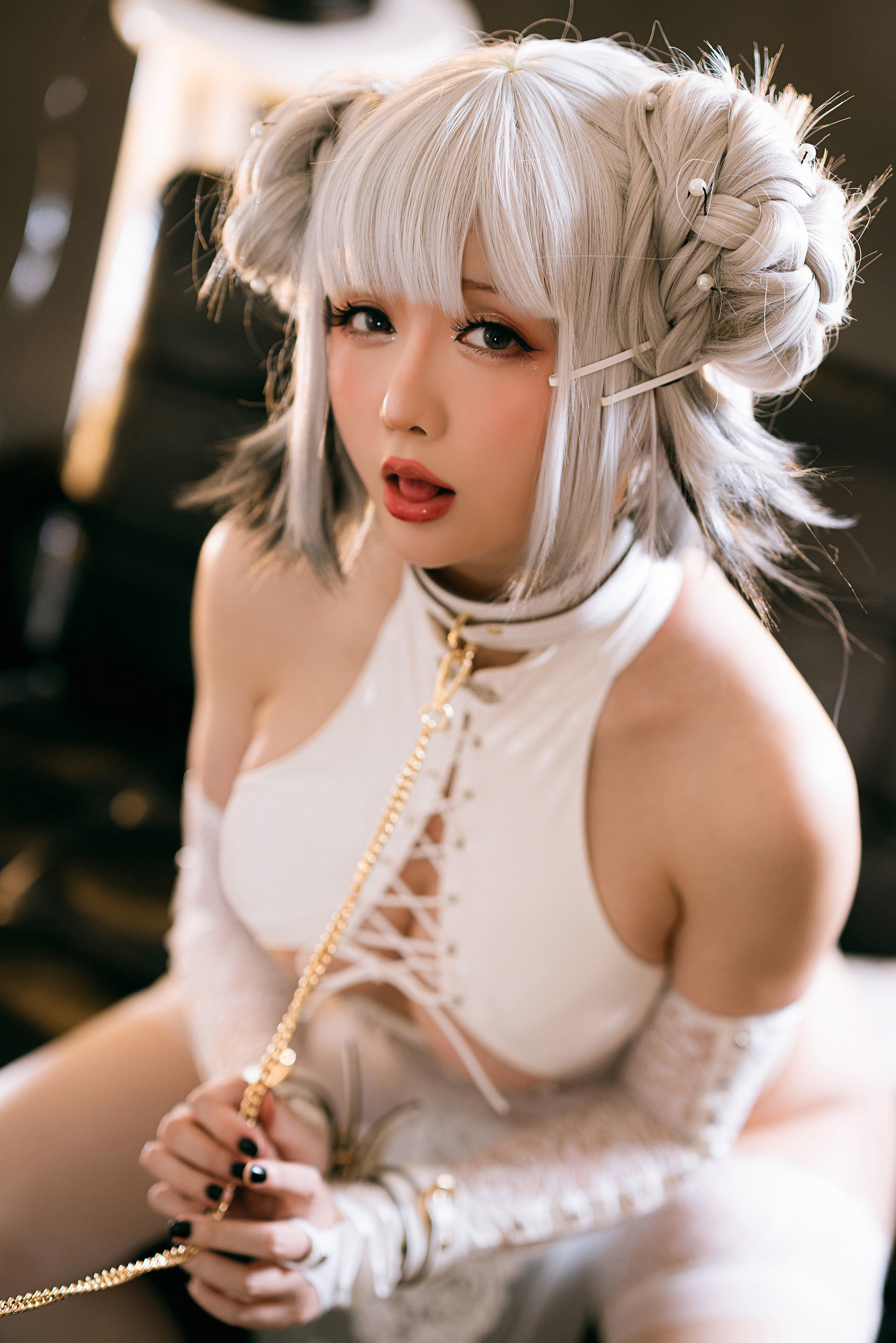 COS Welfare] Coser Miss Xing Zhi Chi Chi - White Dog Hook Cheongsam