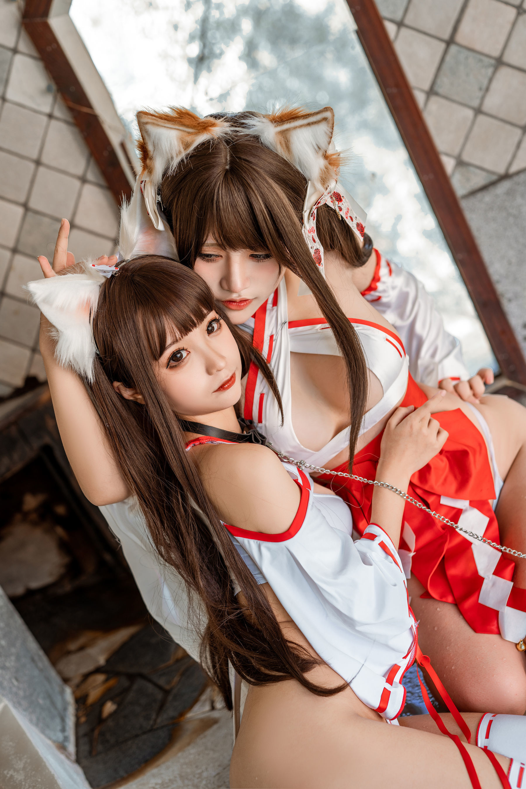 Cosplay Welfare] Anime Blogger Chun Mo Mo & Yi Xiao Fang Xiang Qin - Two-Person Fox