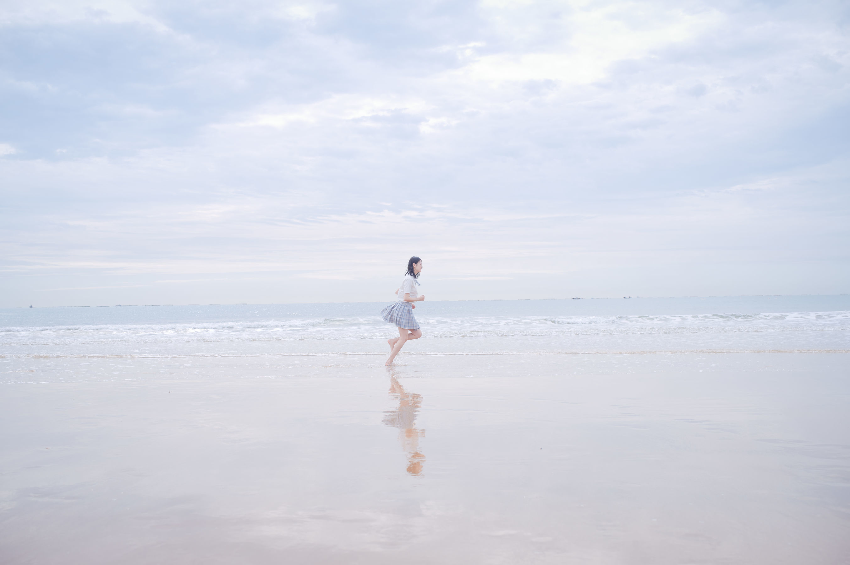 COS Welfare] Zhou Ji is a Cute Bunny - Beach JK