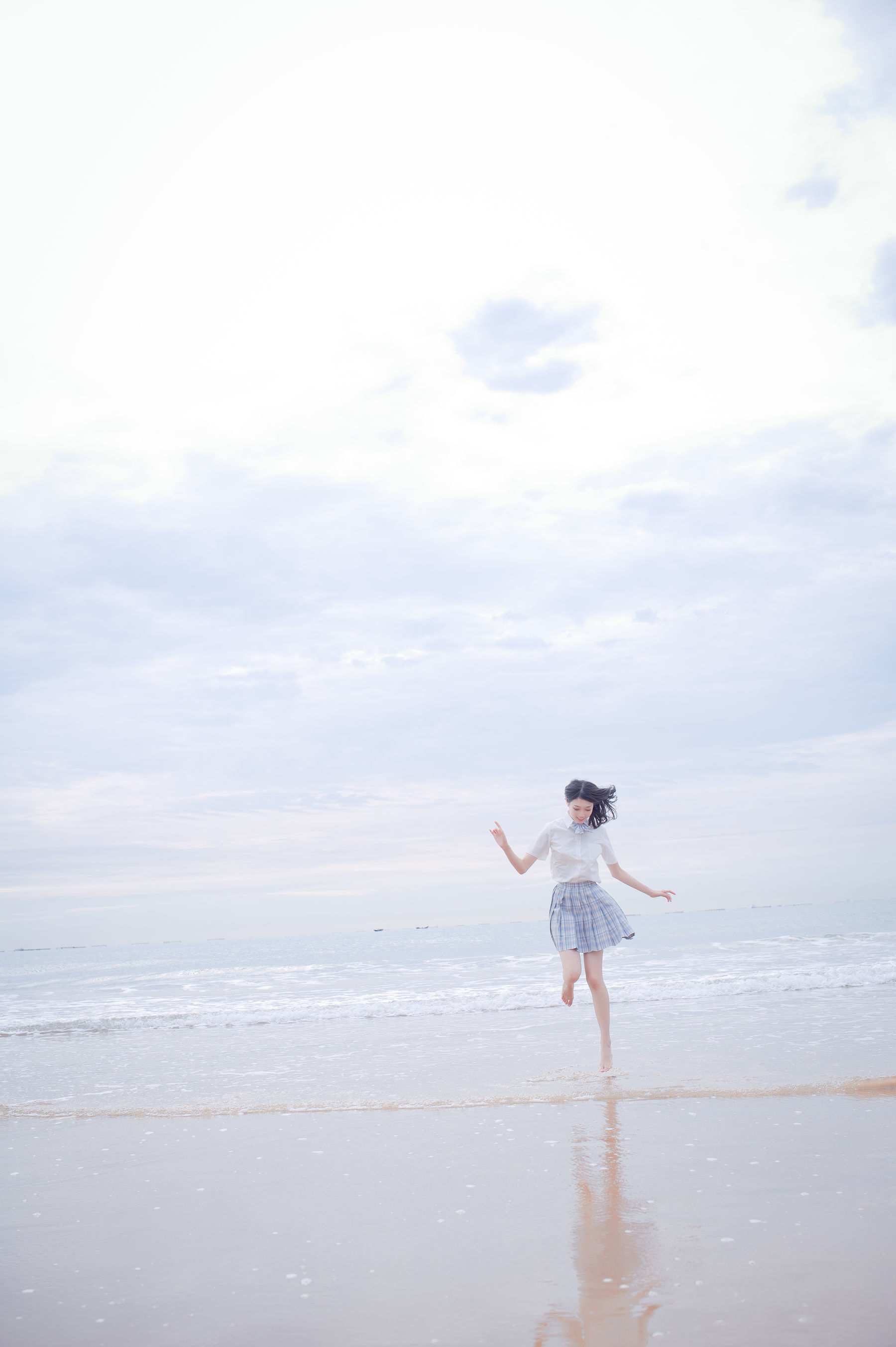COS Welfare] Zhou Ji is a Cute Bunny - Beach JK