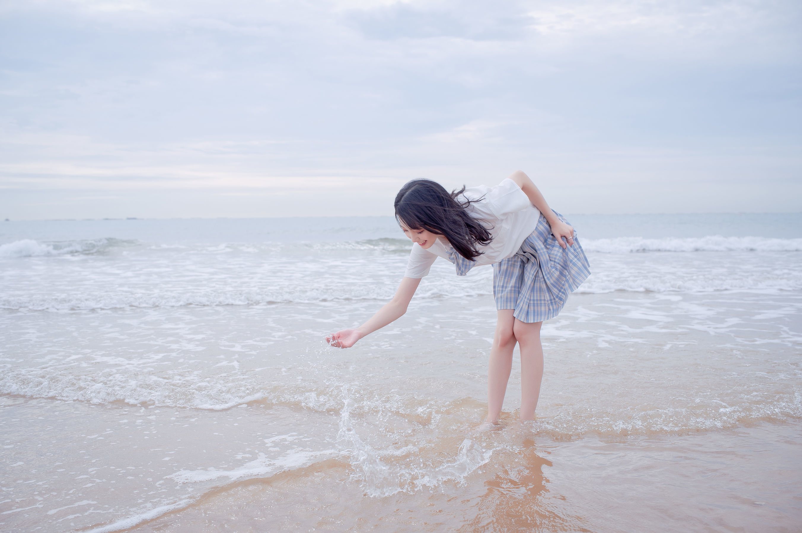 COS Welfare] Zhou Ji is a Cute Bunny - Beach JK