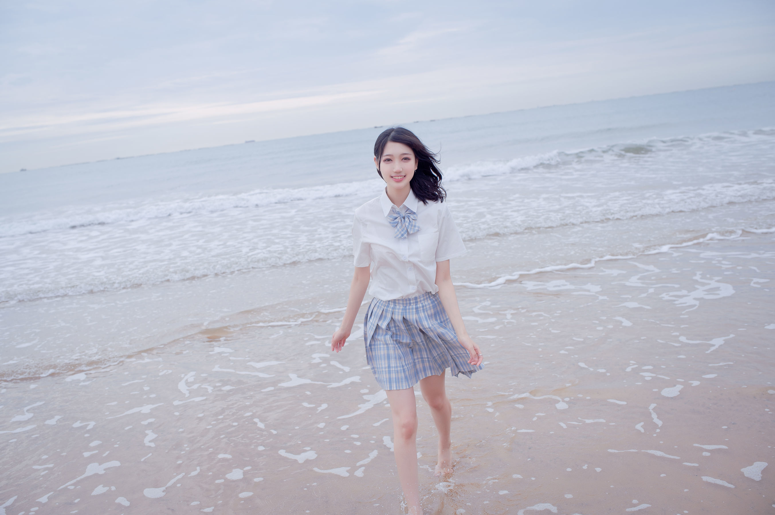 COS Welfare] Zhou Ji is a Cute Bunny - Beach JK