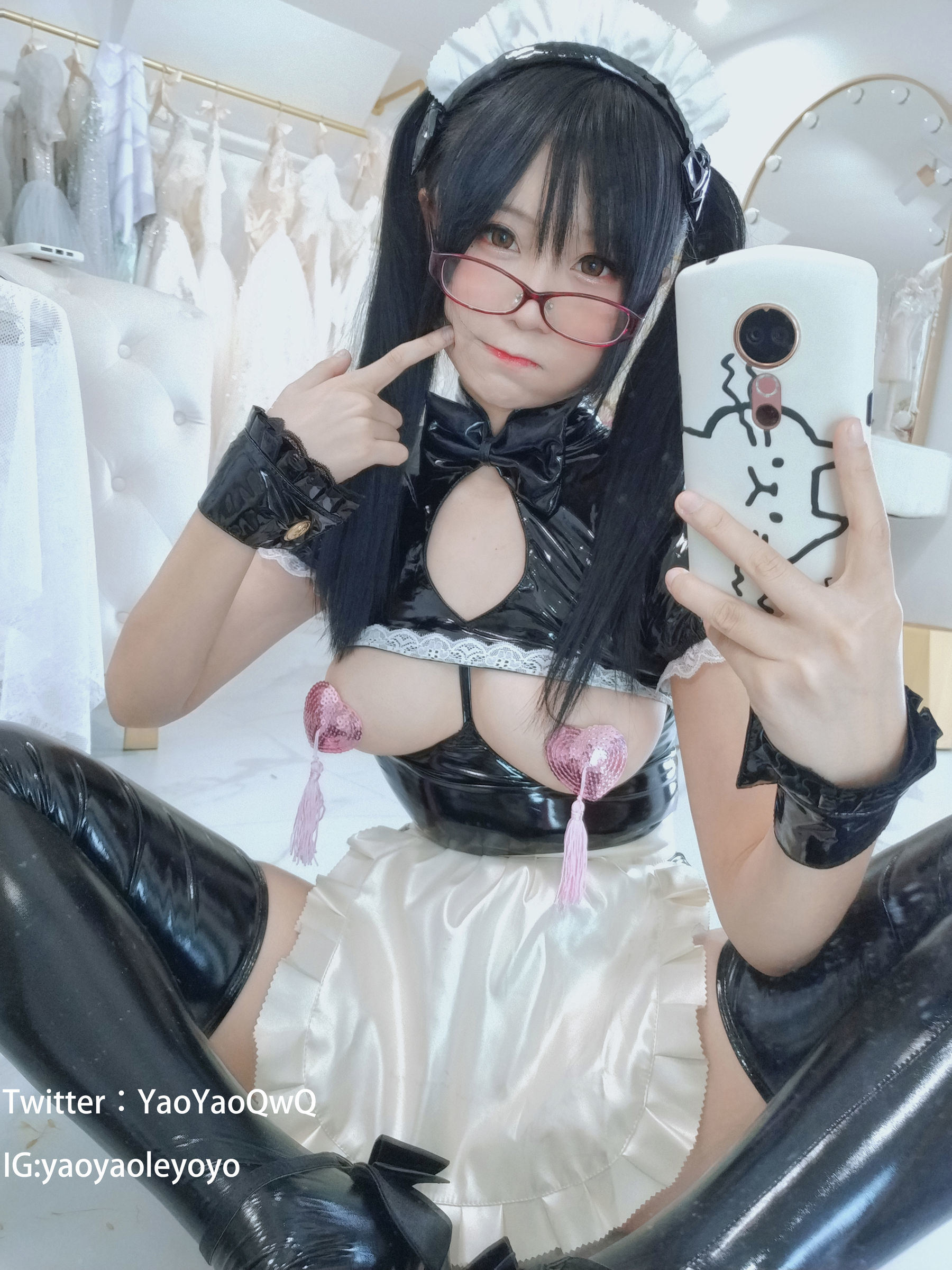 [COS Benefits] Cute Girl Coser Shakes Joyoyo - Devil Maid
